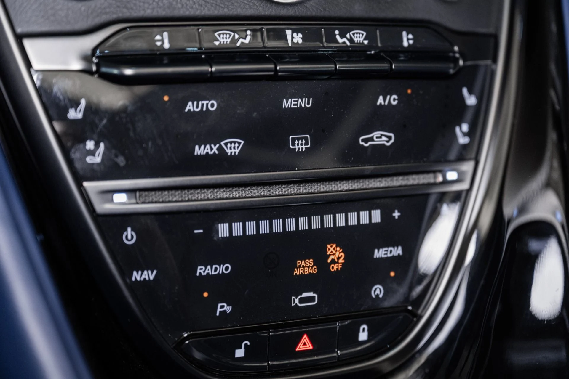 mph029_1513802293_Used_2020_Aston_Martin_DBS_Superleggera_1754334854_27a3aa9c7a