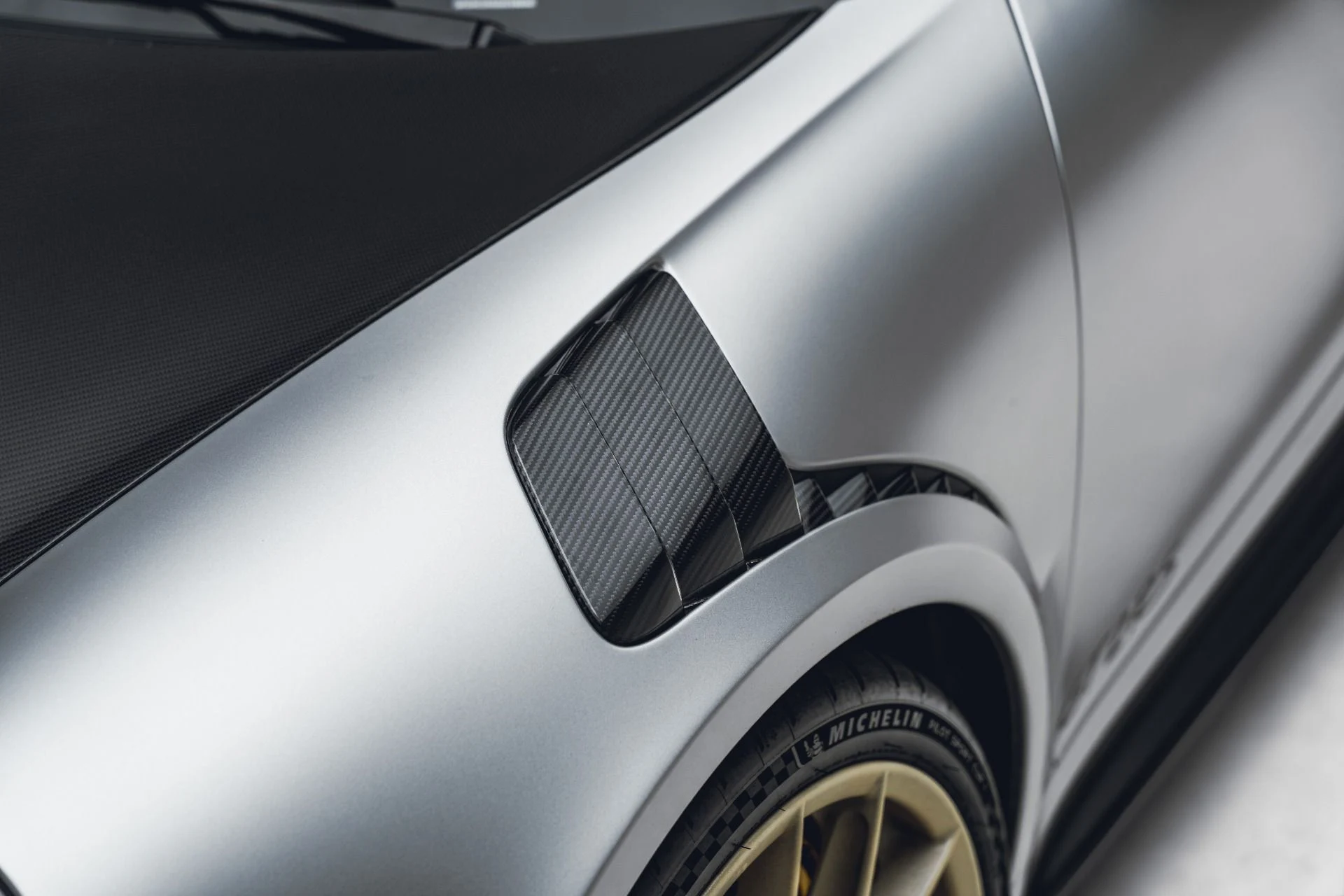 mph029_1516297844_Used_2018_Porsche_911_GT_2_RS_1782090280_c1d1bbc114