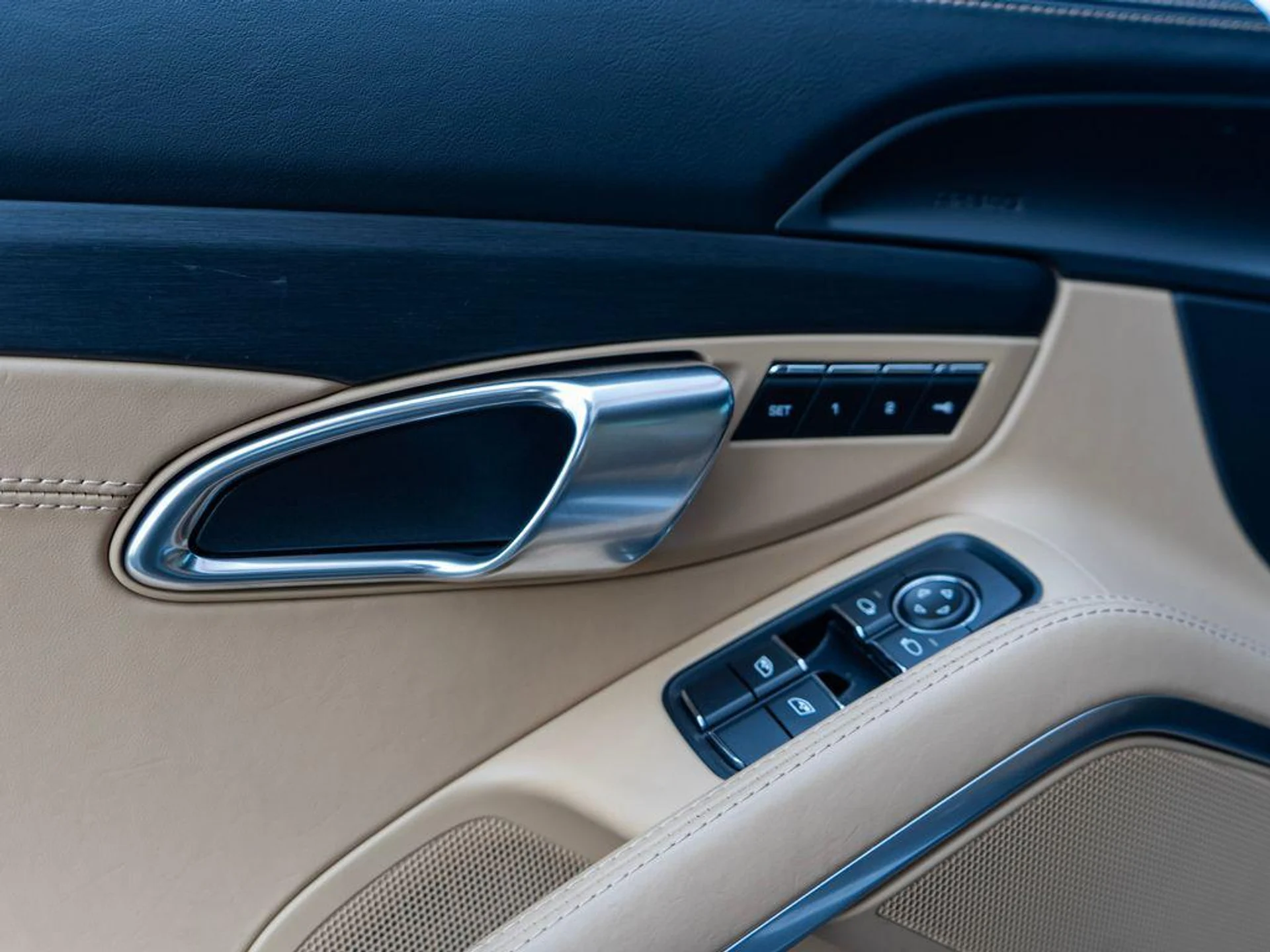 mph029_1516318774_b_K_Ipa2u_H_n_U7ira0_AL_2_N2_Toq4_SU_e9bce926bb