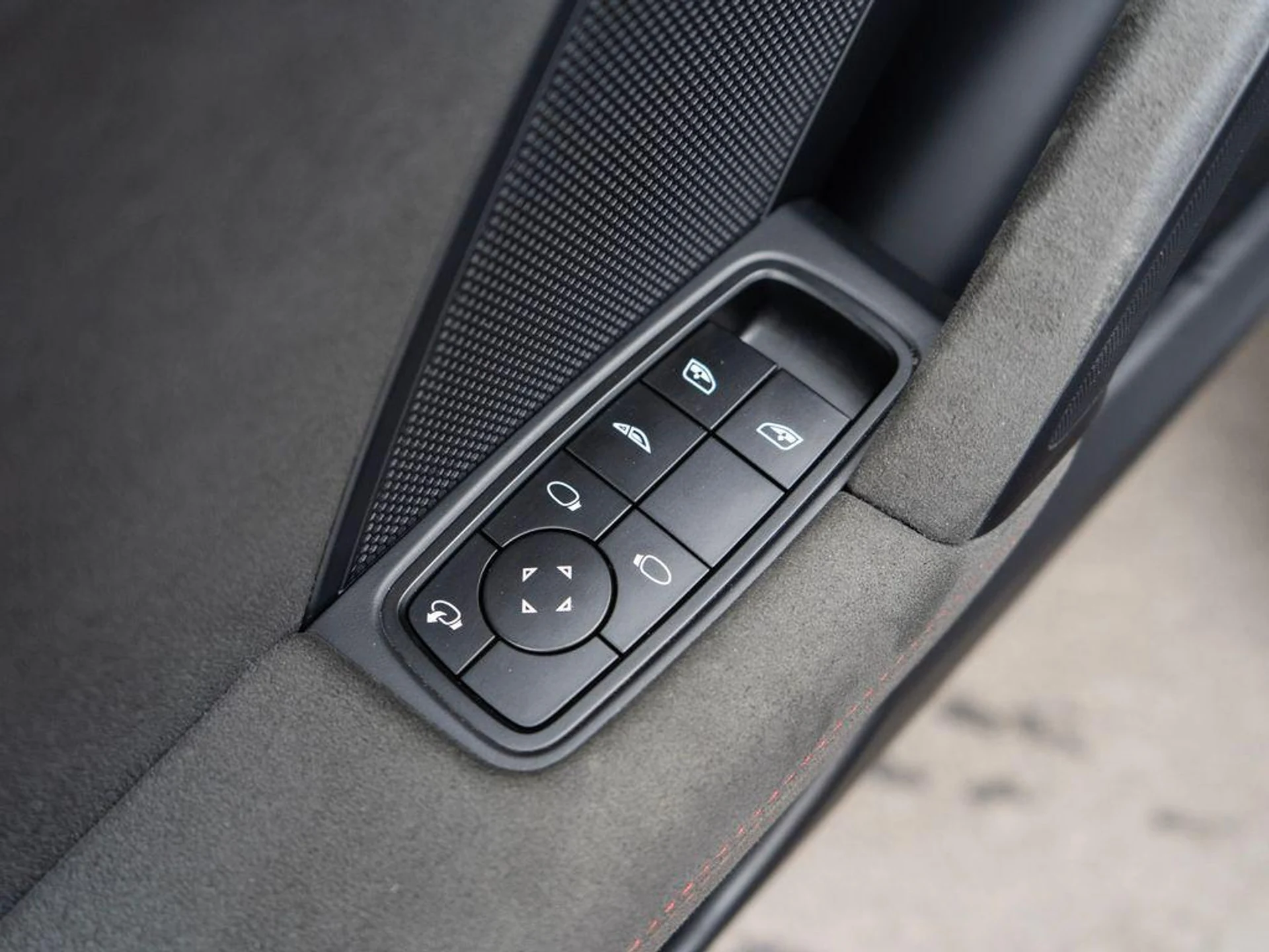 mph029_1519345971_ga7_Yk5_Oh_Pt_M1_M_Ai_B8_QX_6y_RH_2mc_Y_36aceb8177