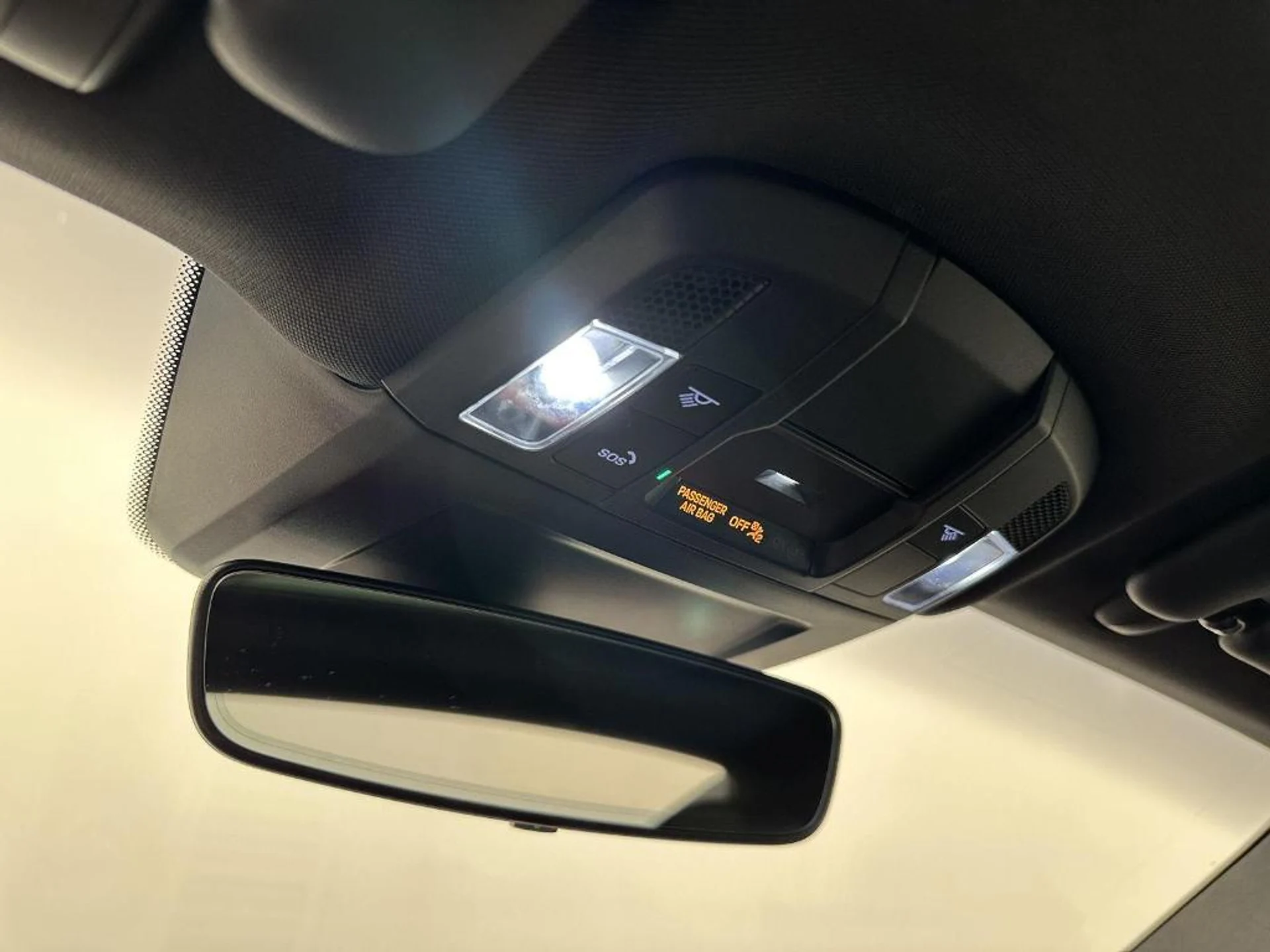 mph029_1521885120_t_VIT_Hc_Emnjx_N2lg_L_KS_8mt_Oj_L8_6890d5da8f