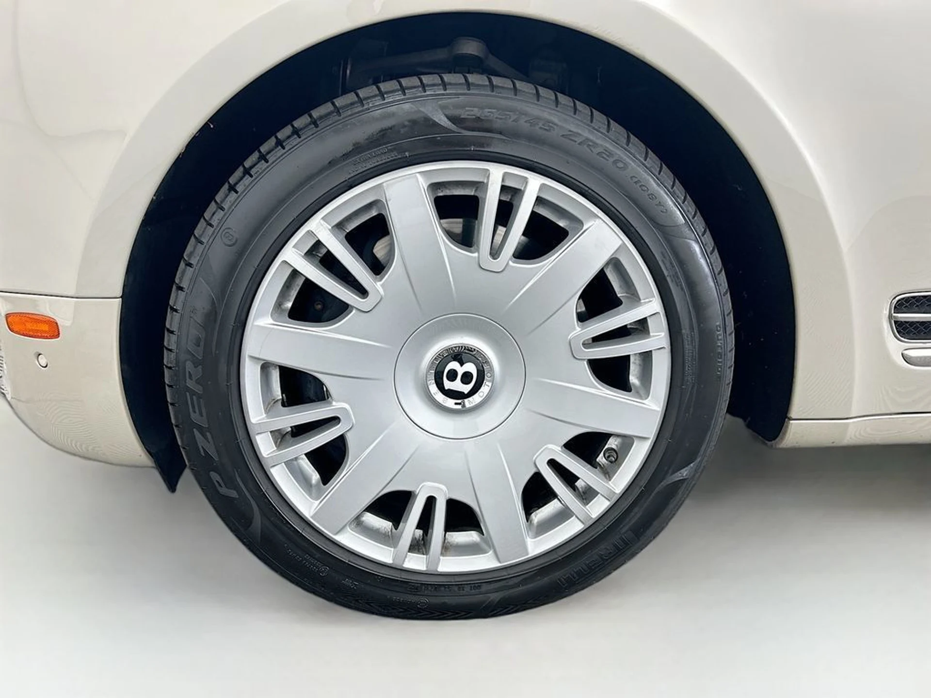 mph029_1527850486_used_2016_bentley_mulsanne_4drsedan_8119_22991527_30_1024_4eeb615aca