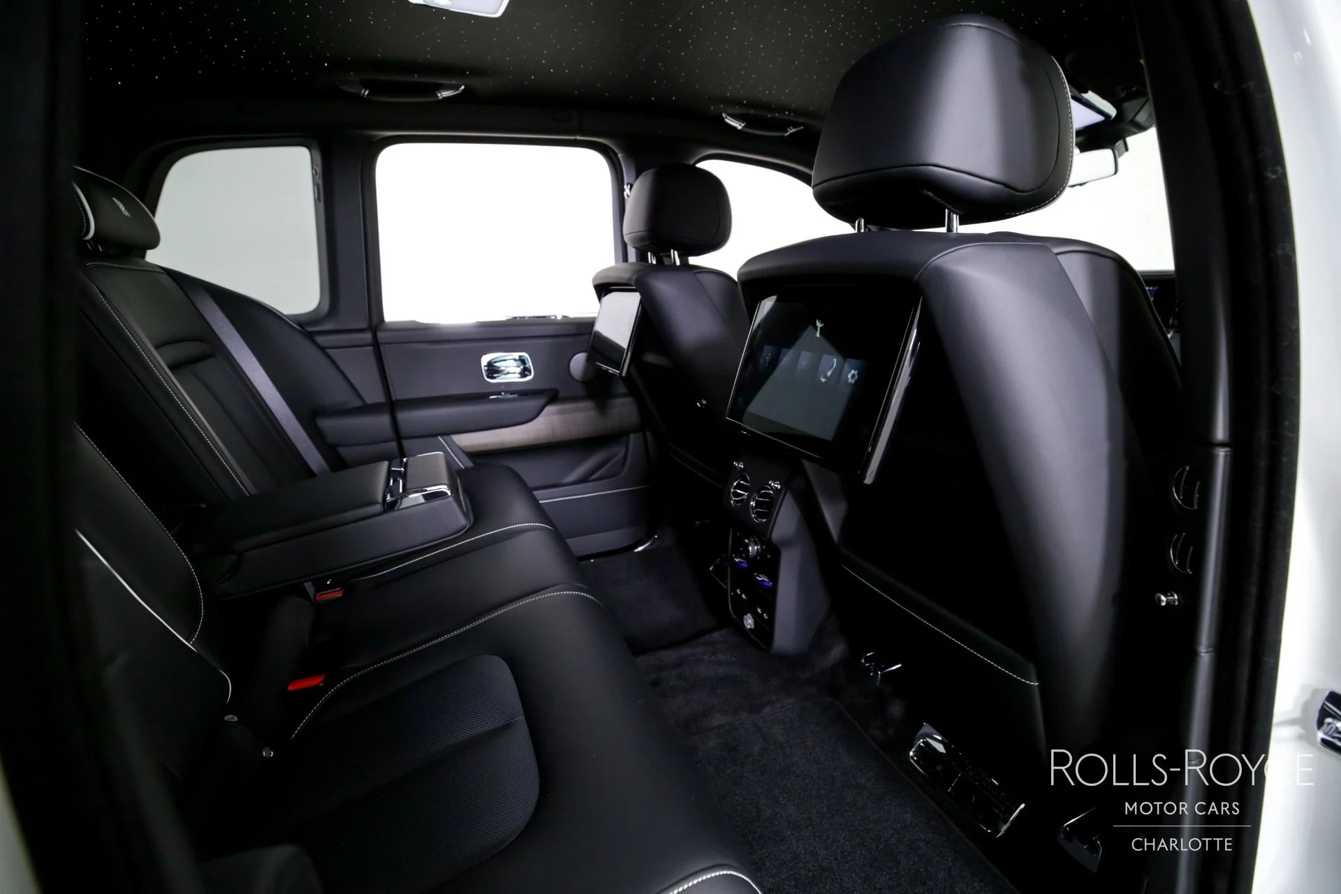 mph029_1530230308_Used_2025_Rolls_Royce_Cullinan_1732211021_3a0f4320ee
