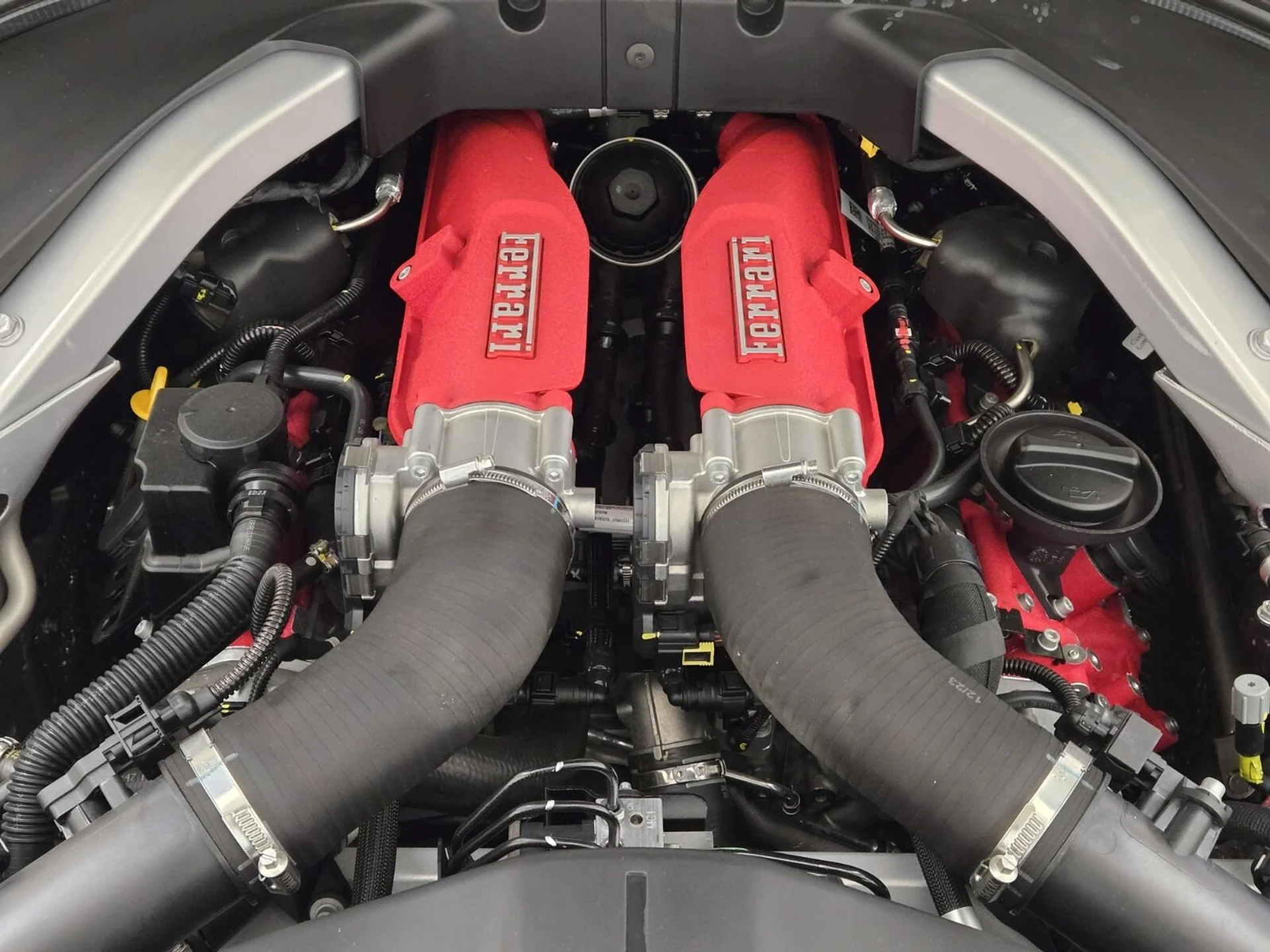 mph029_1553053994_Used_2024_Ferrari_Roma_1758869786_06461574a9