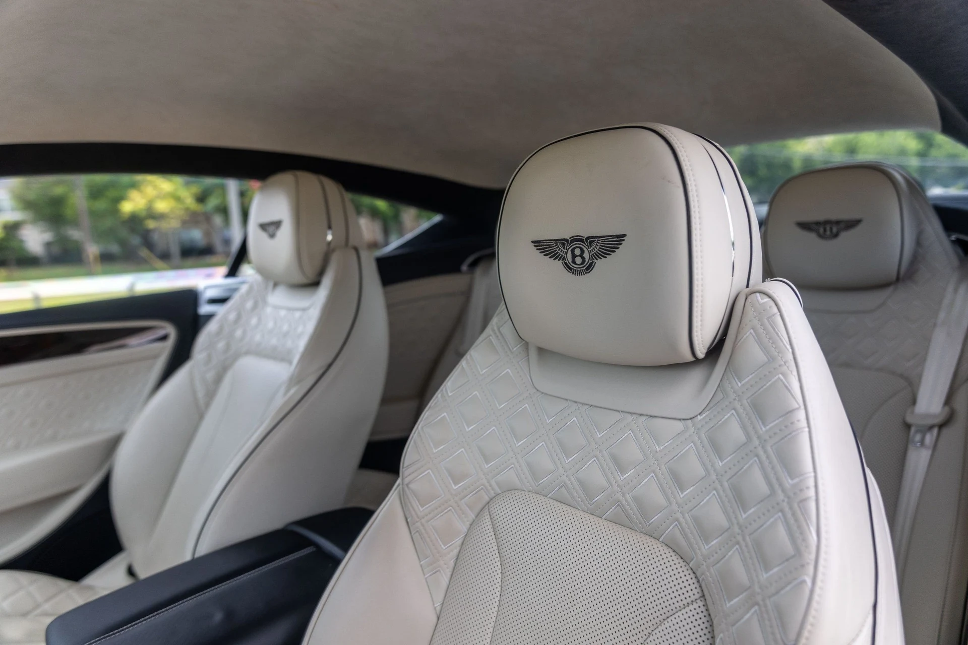 mph029_1570867055_Hi_Tech_Luxury_Imports_LLC_SCBCG_2_ZG_6_NC_090901_image_29_1abaf4d6cf