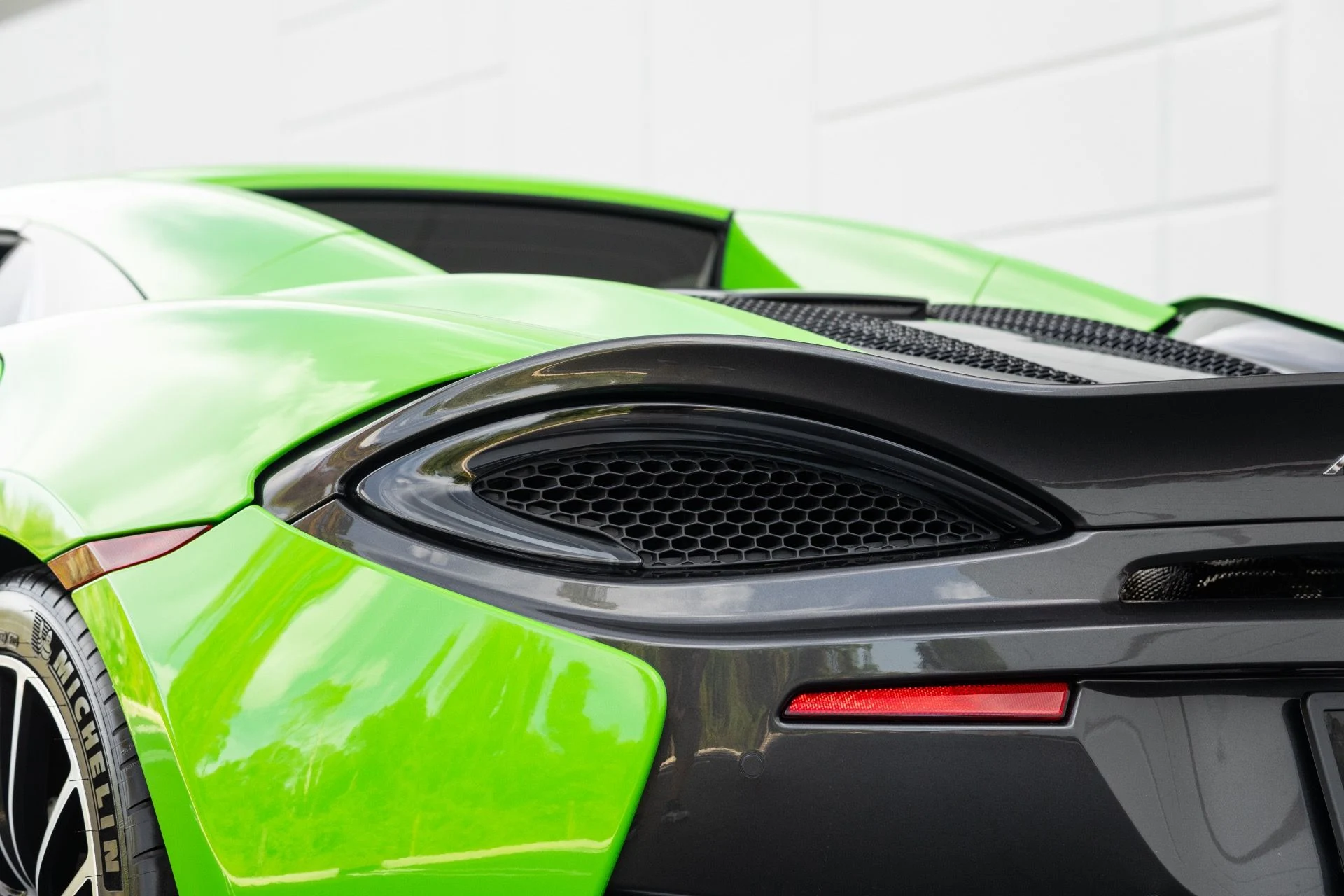 mph029_1572308186_Used_2018_Mc_Laren_570_S_Spider_1773949539_e063b11082