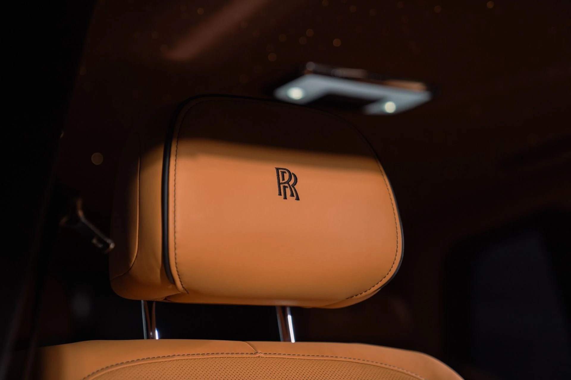 mph029_1575315421_Used_2021_Rolls_Royce_Black_Badge_Cullinan_Rear_Theater_and_Trays_1791387100_09b189d434