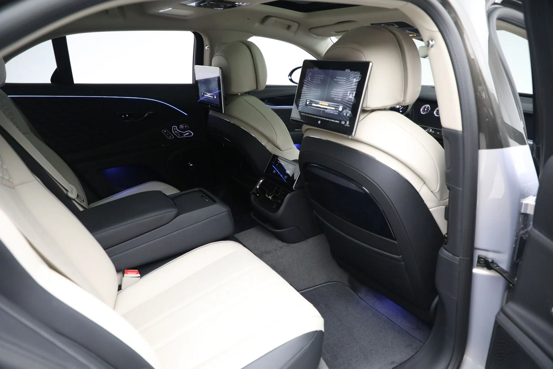 mph029_1578415741_New_2025_Bentley_Flying_Spur_Mulliner_efb7507ce8