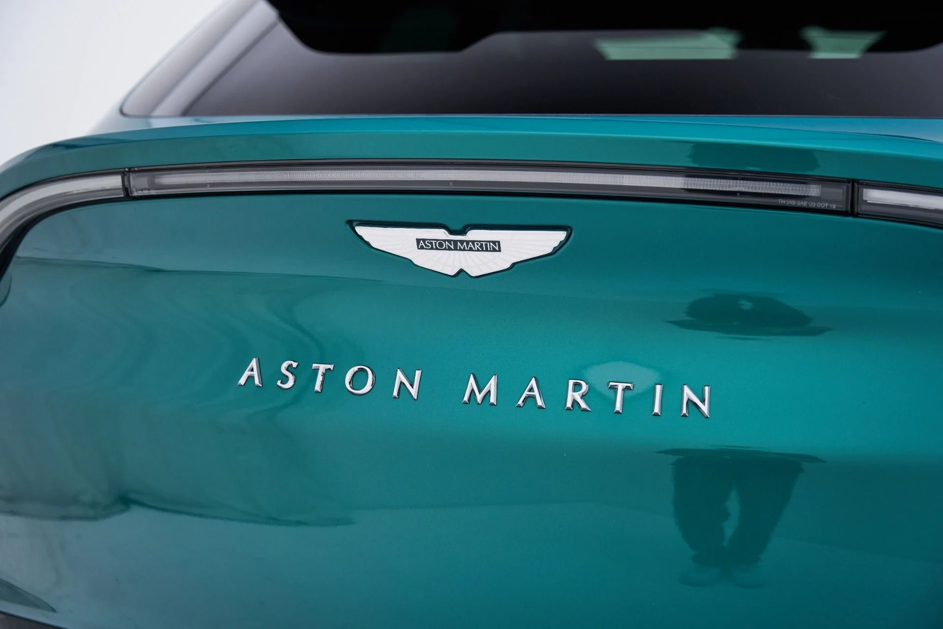 mph029_1586390203_Used_2024_Aston_Martin_DBX_707_1793218303_cd15a10e57