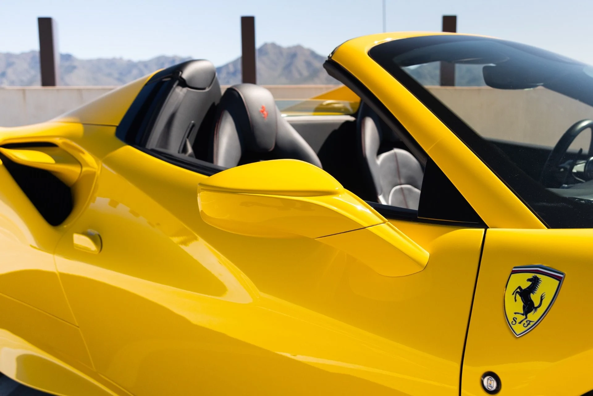 mph029_1586517656_Used_2022_Ferrari_F8_Spider_1790977692_346f3d60ce