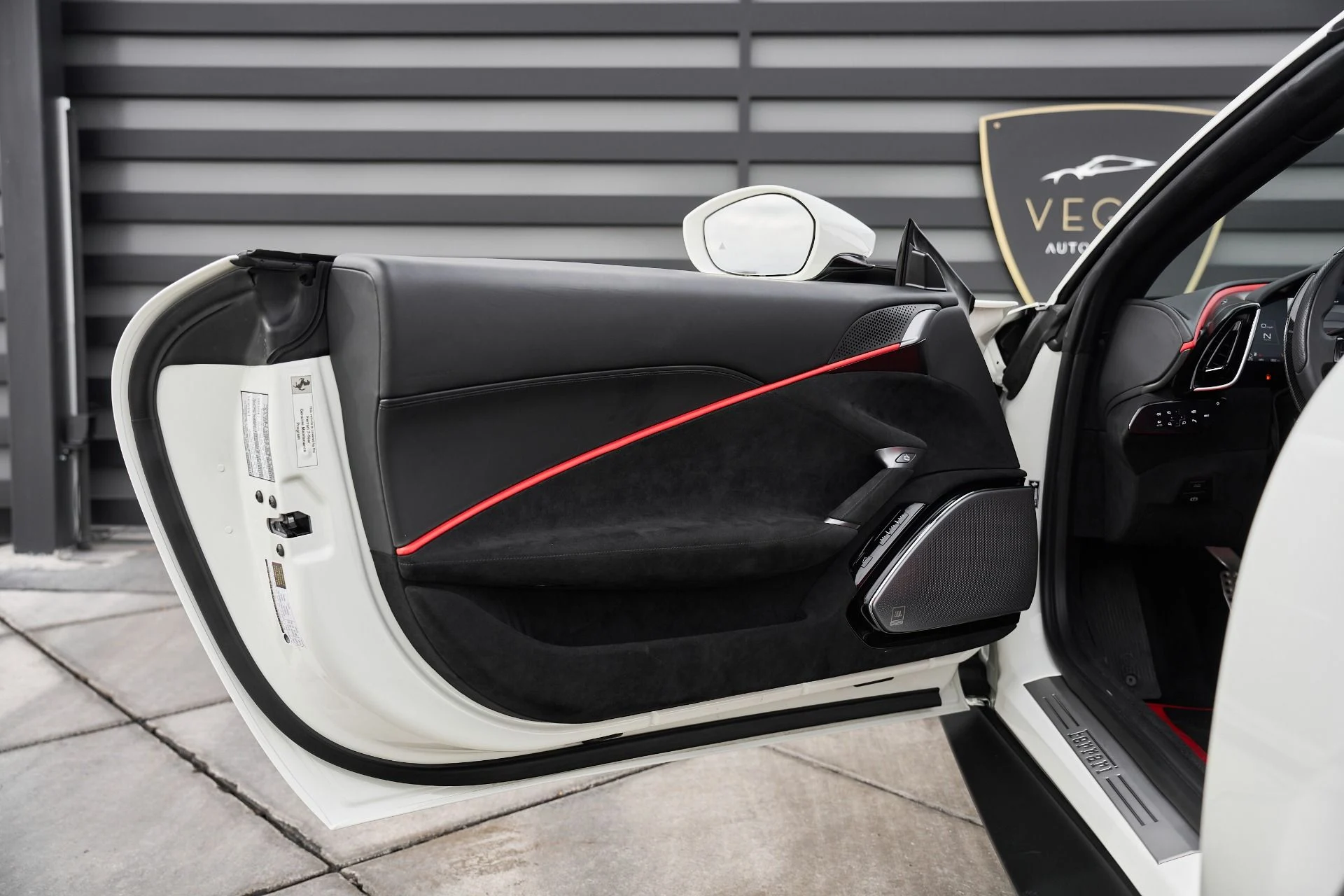 mph029_1595877382_Used_2024_Ferrari_Roma_Base_1763170075_d370a00e85