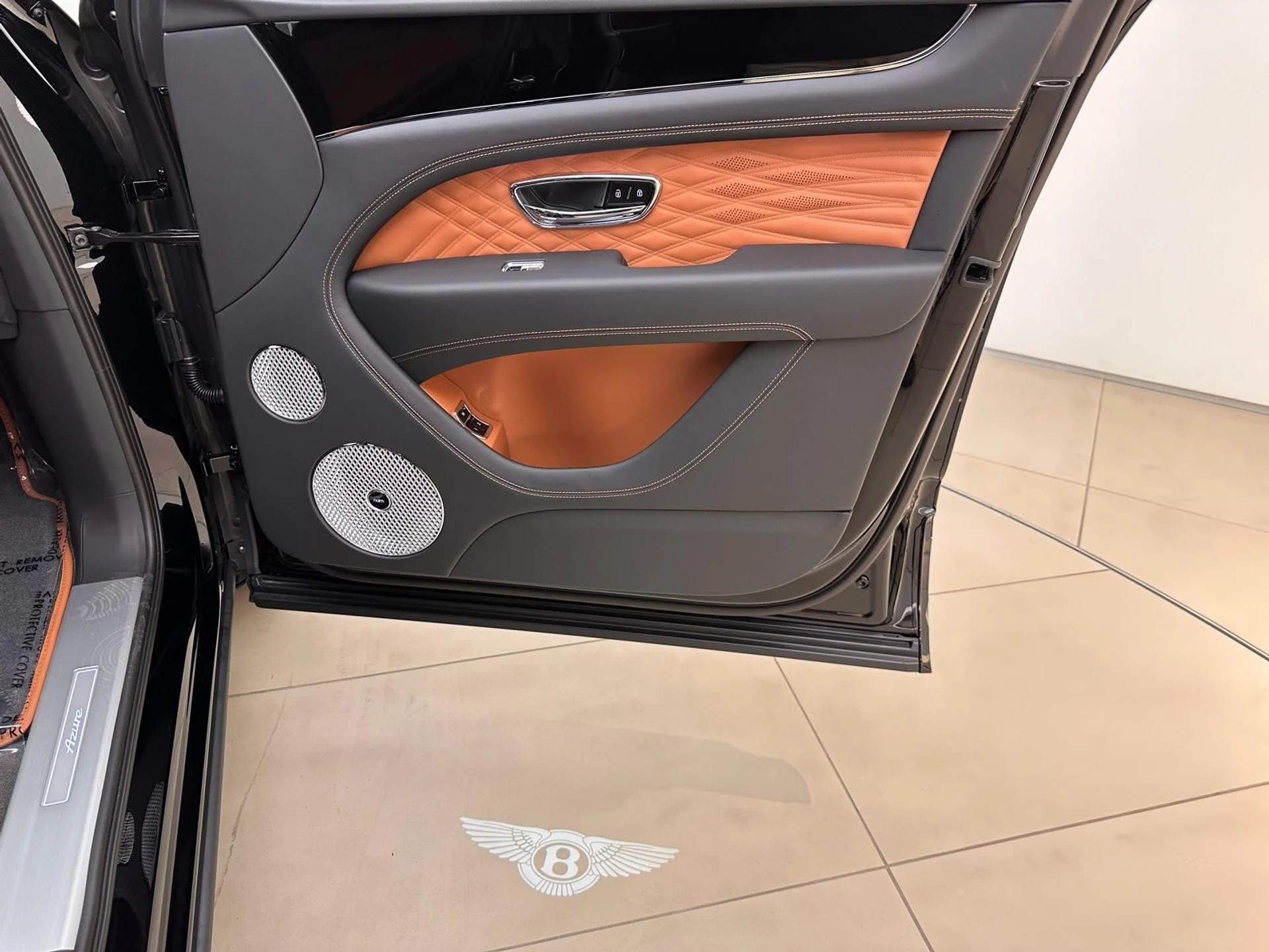 mph029_1597258365_Used_2024_Bentley_Bentayga_V8_1773982919_448ac2a14b