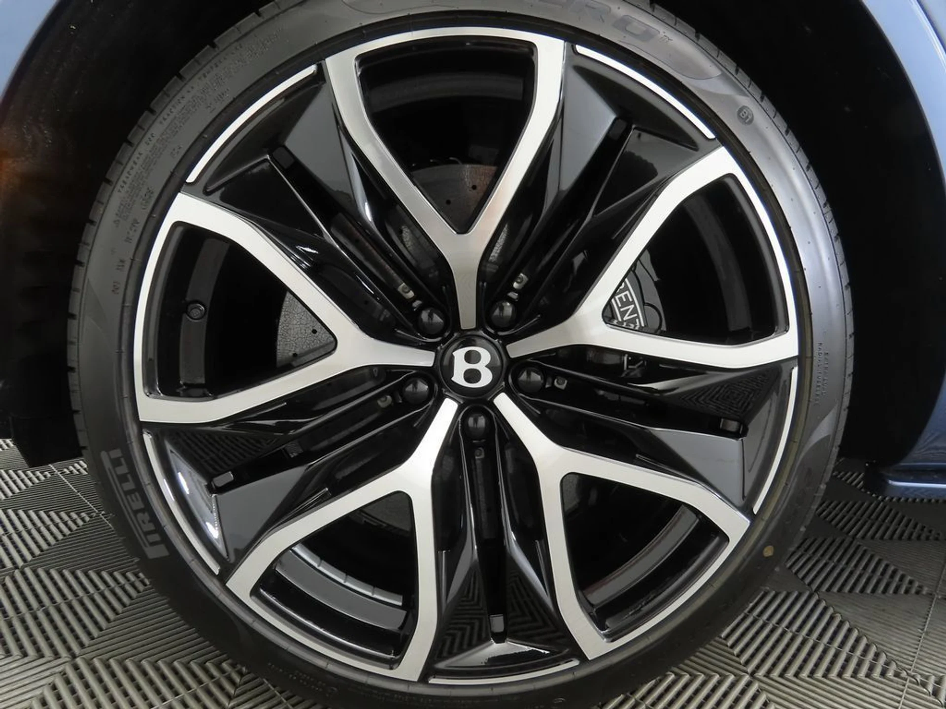 mph029_1606913938_new_2026_bentley_bentayga_8119_22957668_30_1024_87e8bf6028