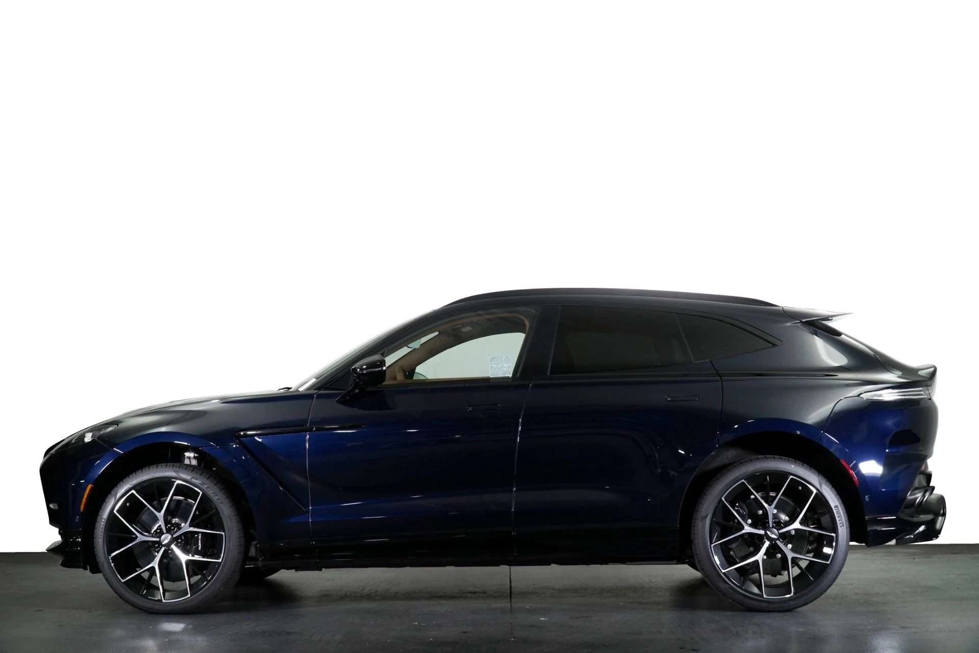 mph029_161030021_New_2026_Aston_Martin_DBX_707_1769300415_e90626ec2e