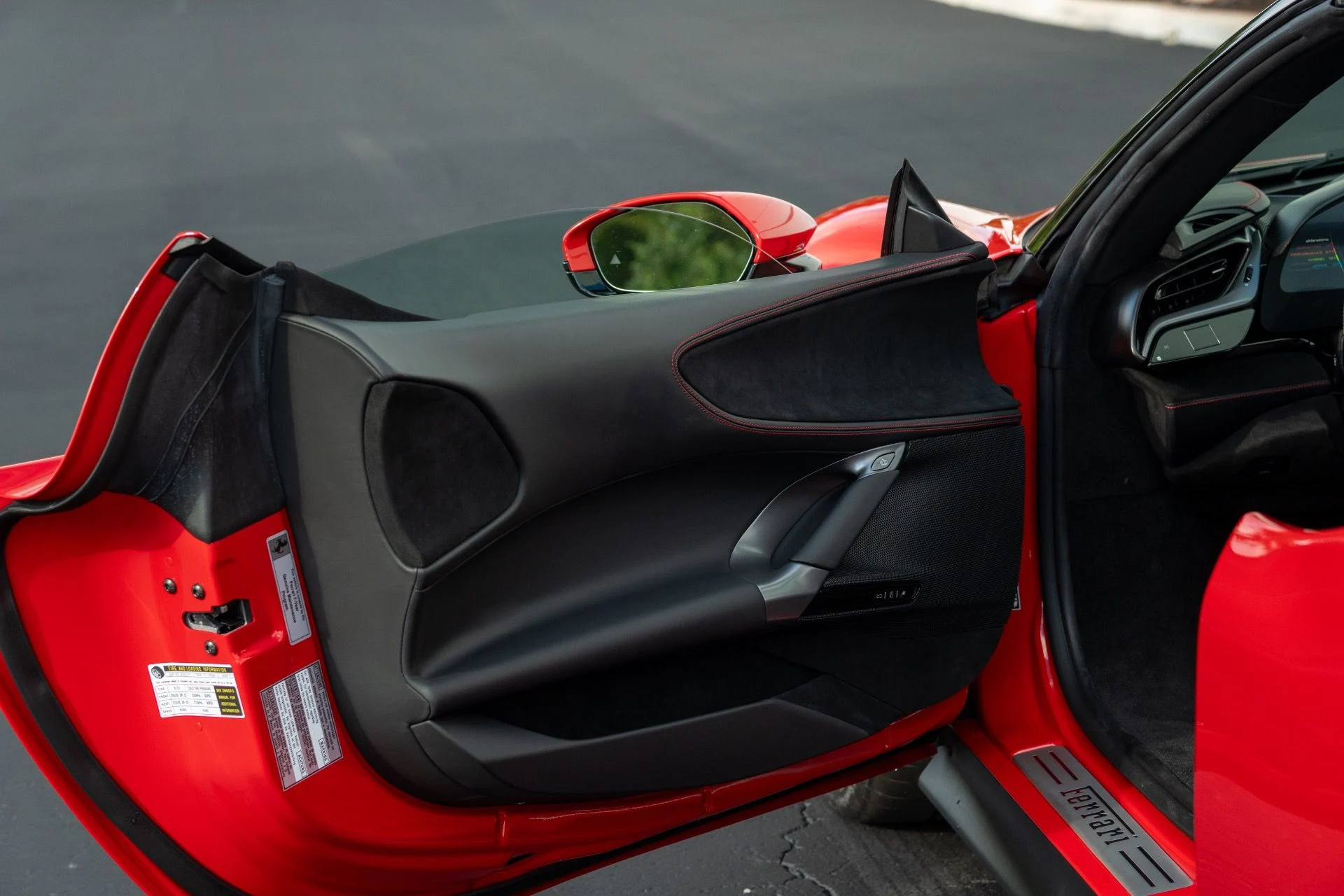 mph029_1615127169_Used_2024_Ferrari_SF_90_Spider_1759287826_5292817223