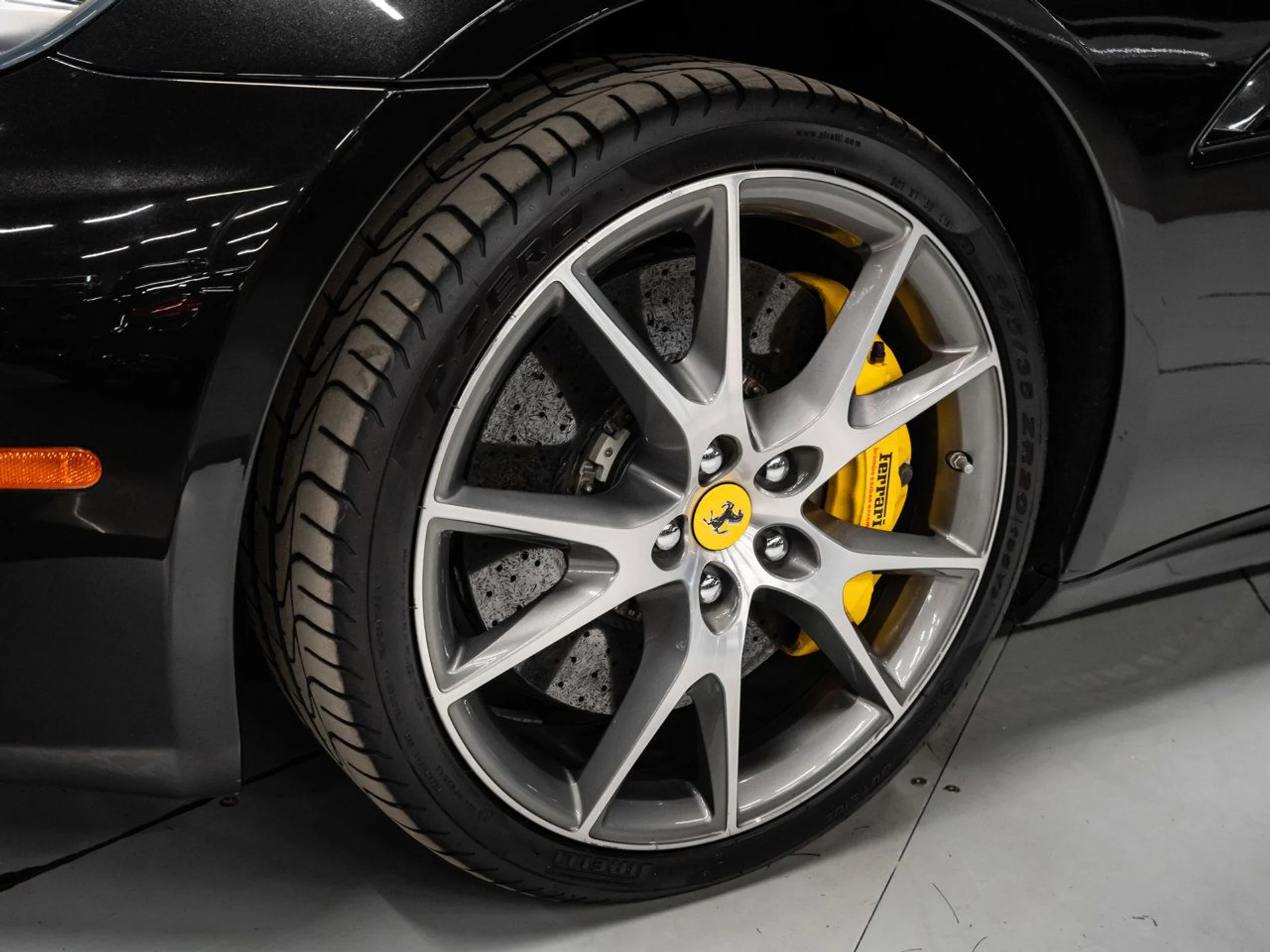 mph029_1616197616_ferrari_california_2011_6692372524