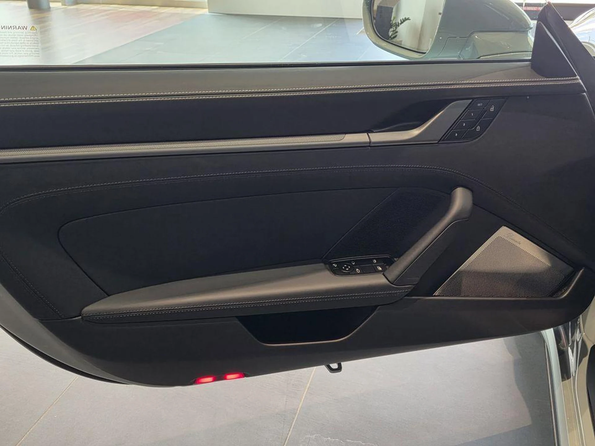 mph029_1619596044_0c_Vp7r17_f_R_e8c_Ui_CXNE_5_R_Kuq_M_6735082b51