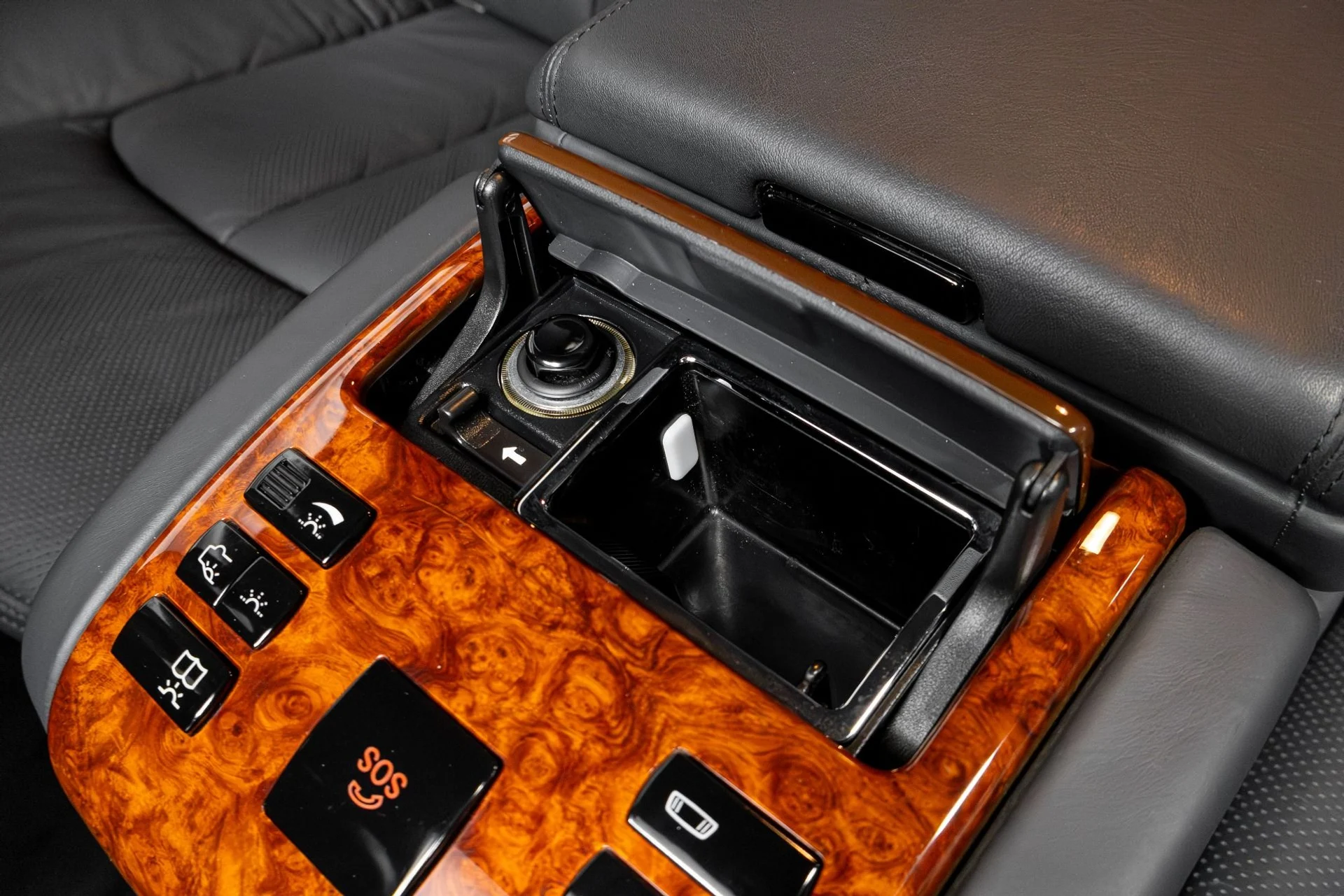 mph029_1620652607_Used_2004_Maybach_57_1769486757_03c63edbc7