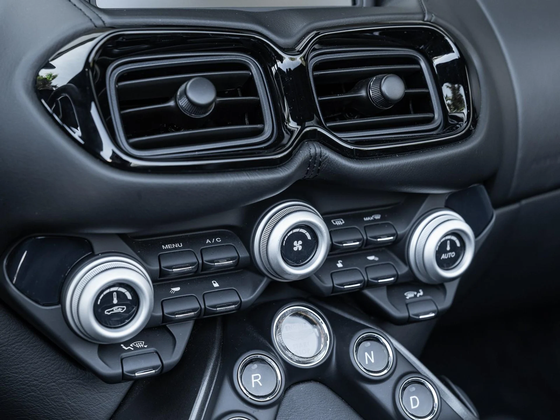 mph029_1624219934_Used_2021_Aston_Martin_Vantage_1763409971_6adc2fa25f