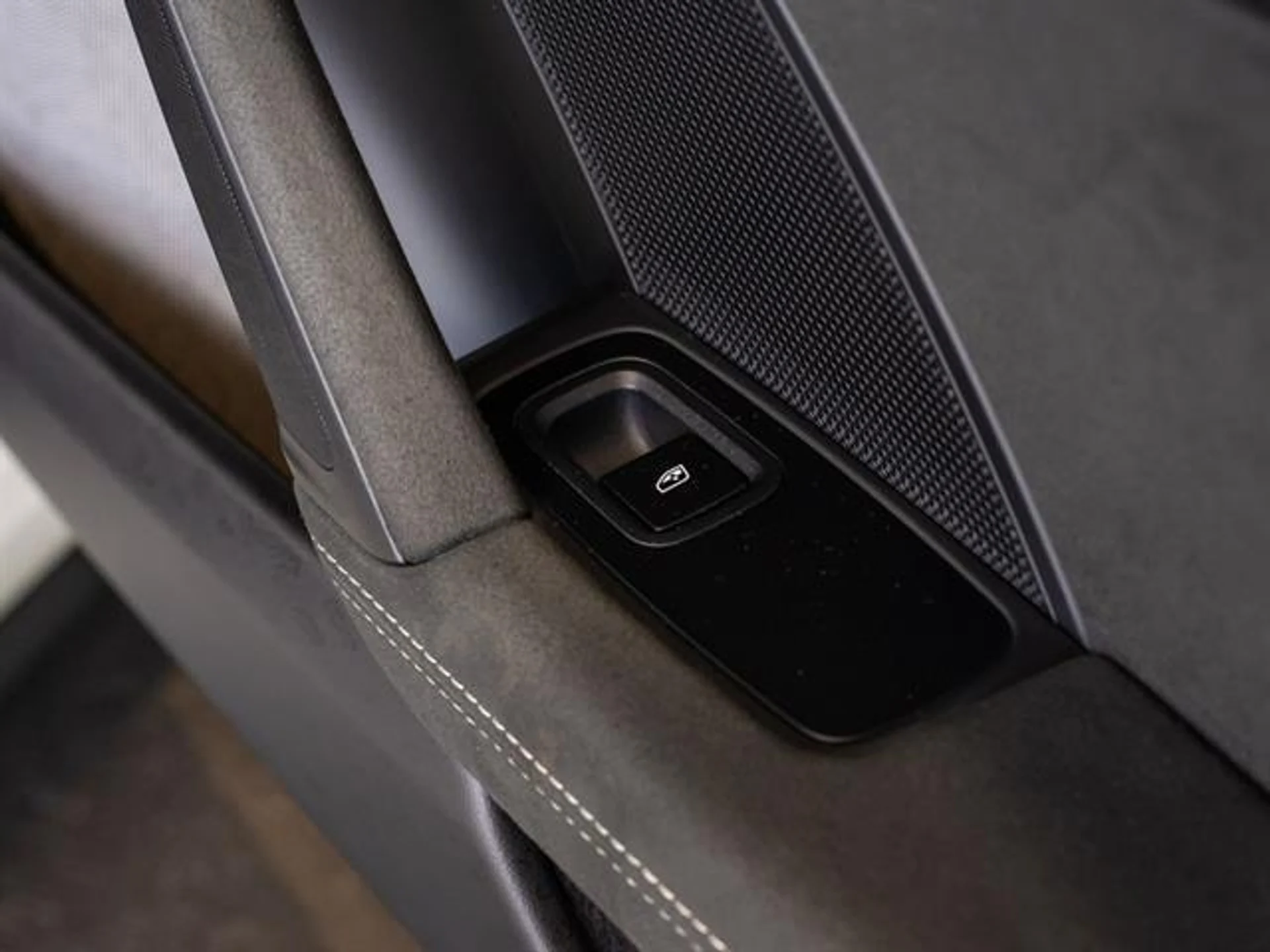 mph029_1628727866_gx6my8_L_Czt_Cbi_CO_47_Pei_X_Hm_Fq_MU_8a033b8e57