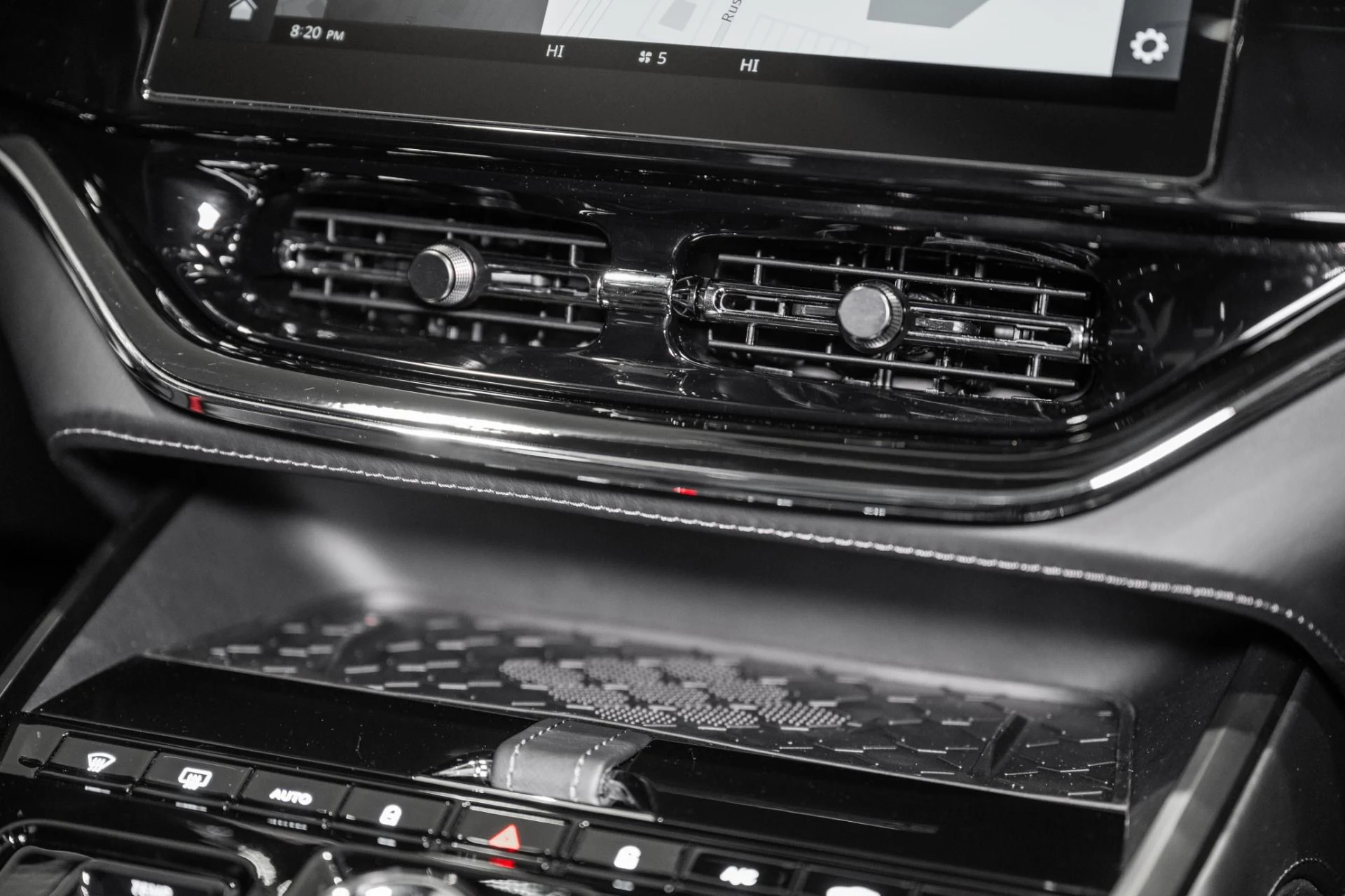 mph029_1634428393_New_2026_Aston_Martin_DBX_S_1765985660_3ccc013f6b