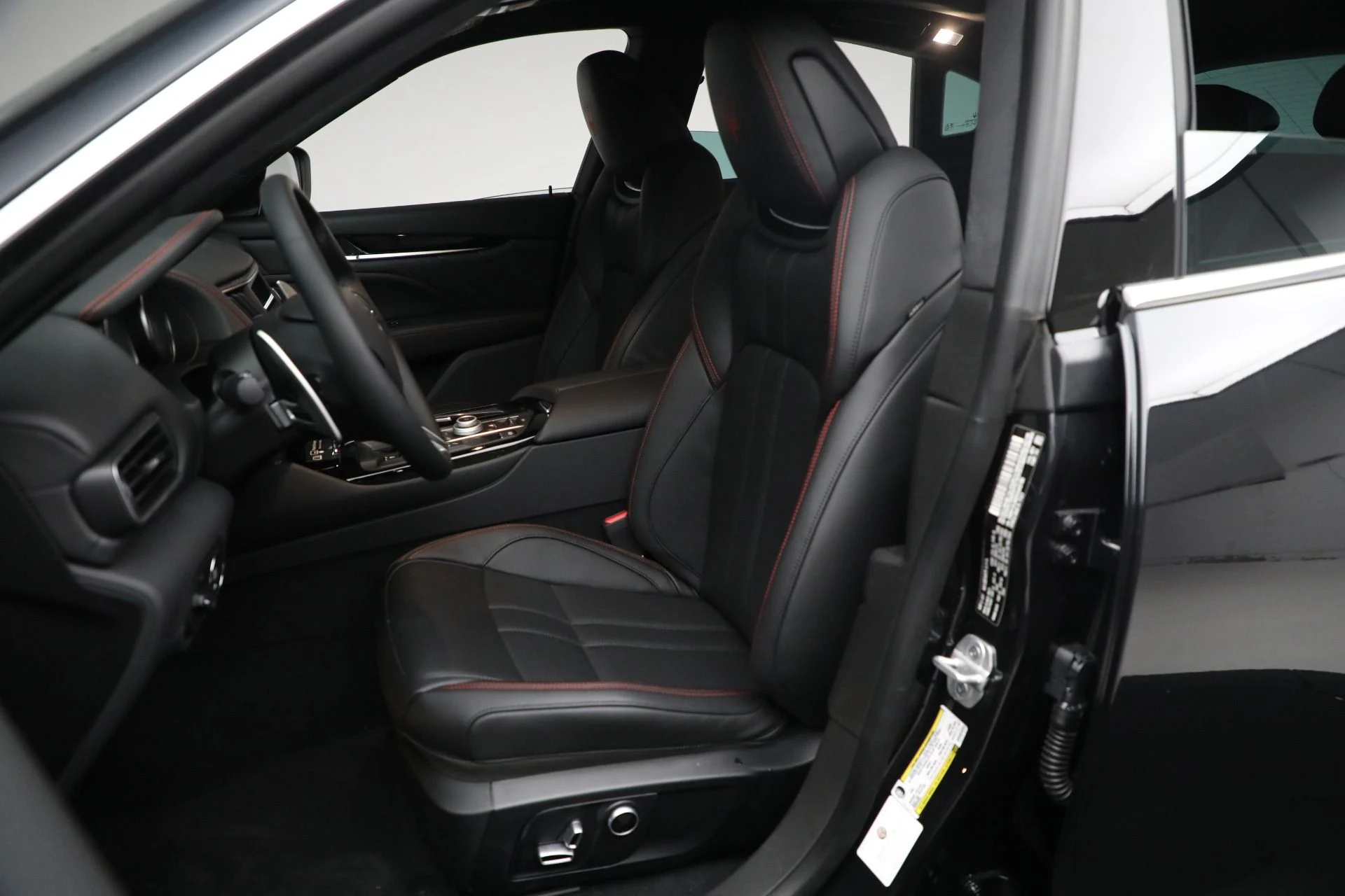 mph029_1642716343_New_2024_Maserati_Levante_GT_Ultima_f25f4adf89