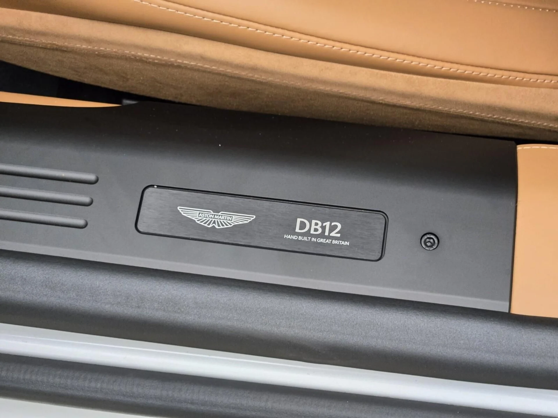 mph029_1646960791_New_2026_Aston_Martin_DB_12_Volante_1756187325_13f0f0c123