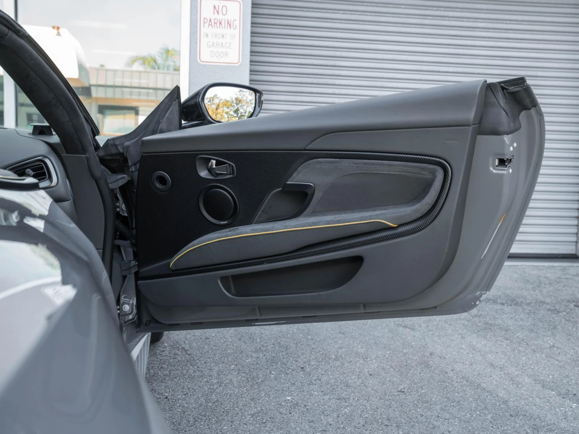 mph029_165312753_Used_2022_Aston_Martin_DBS_Superleggera_1770058032_7a62c5e360