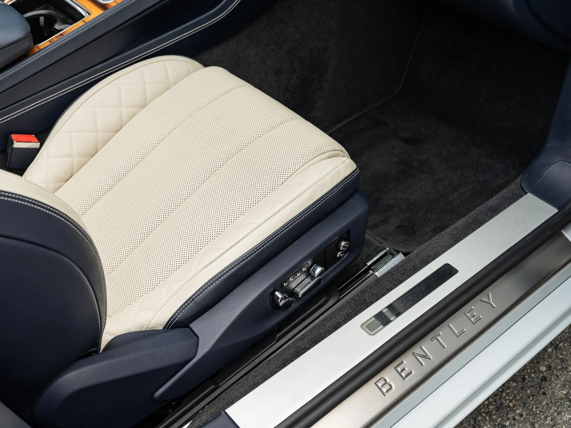 mph029_1653971501_Used_2021_Bentley_Continental_GTC_Mulliner_GT_Mulliner_V8_1775769040_d16c707f65