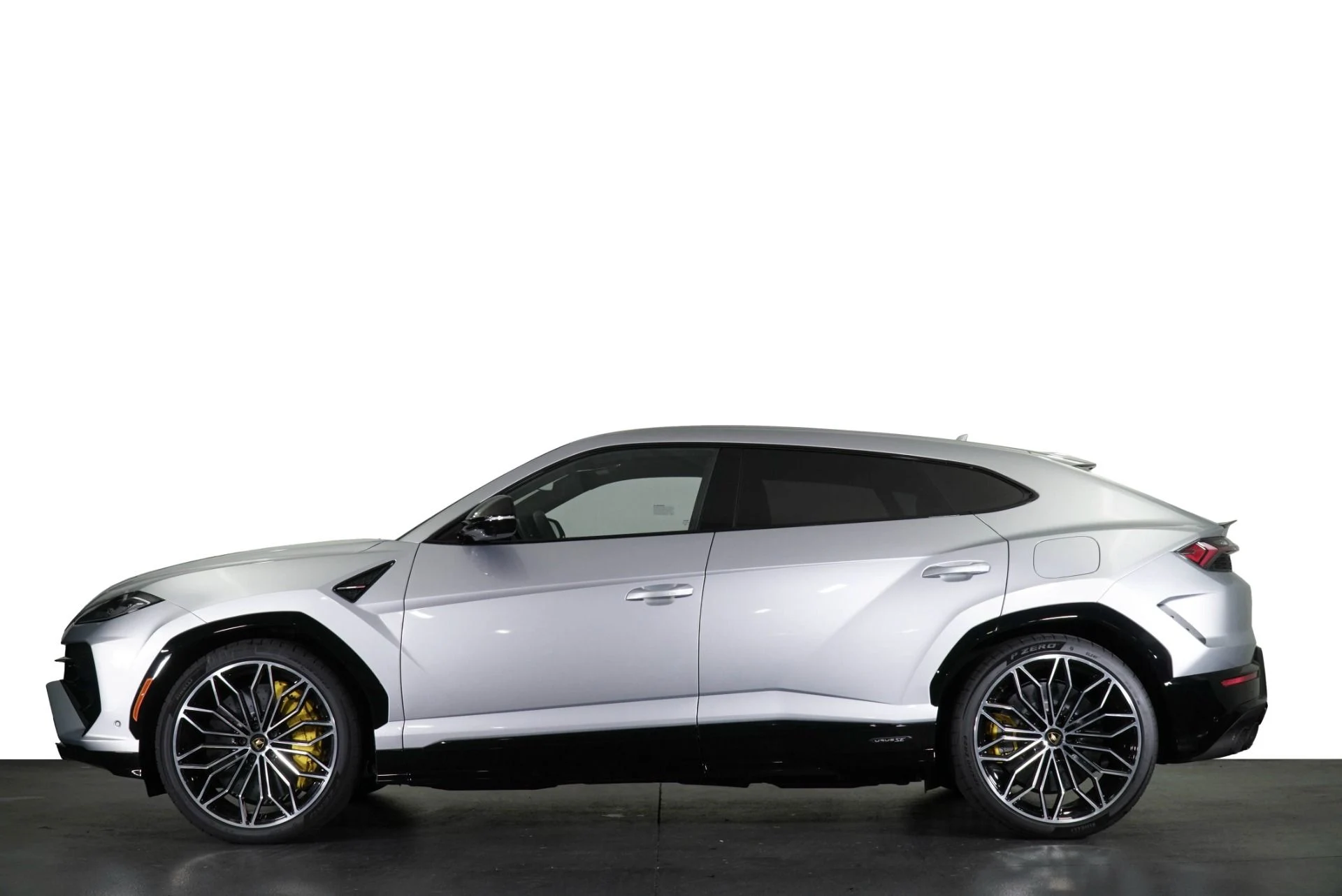 mph029_1659567422_New_2025_Lamborghini_Urus_SE_1776533291_e8cc6a27a2