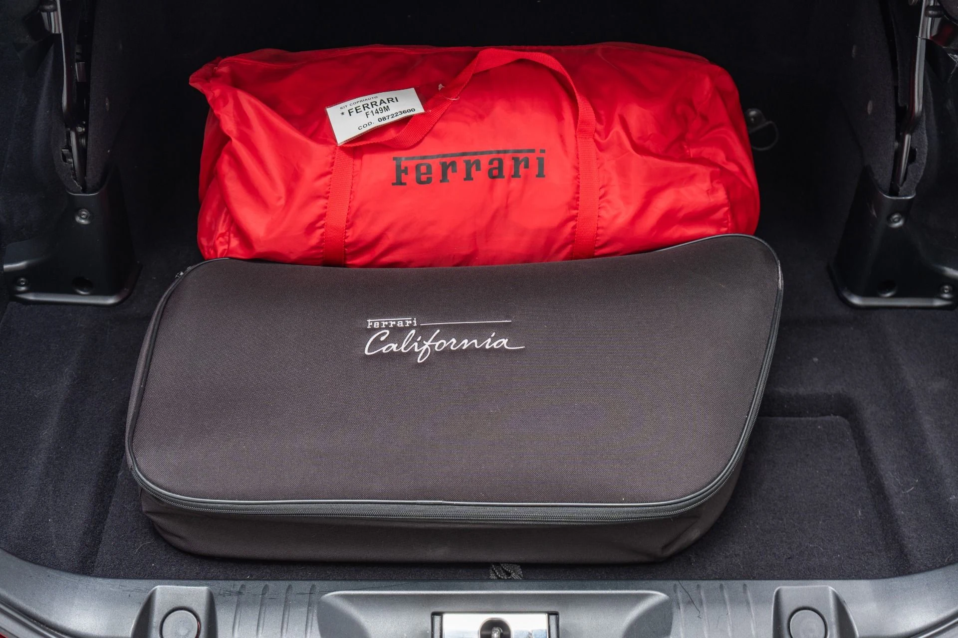 mph029_1662002737_Used_2016_Ferrari_California_T_Diamond_Turned_Wheels_Carbon_Leather_Steering_Wheel_w_LE_Ds_1775075776_cba2bd3761