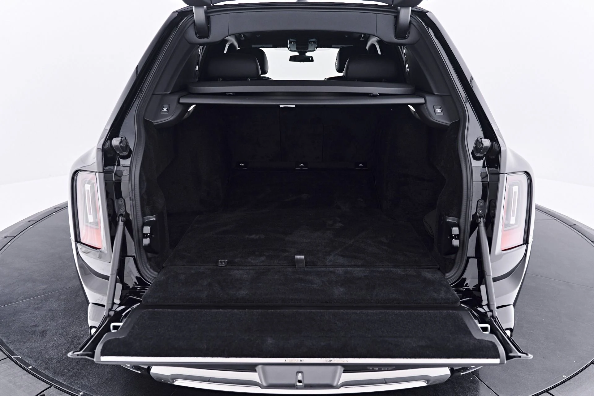 mph029_1673672623_Used_2025_Rolls_Royce_Cullinan_1786122783_e5b54e918c