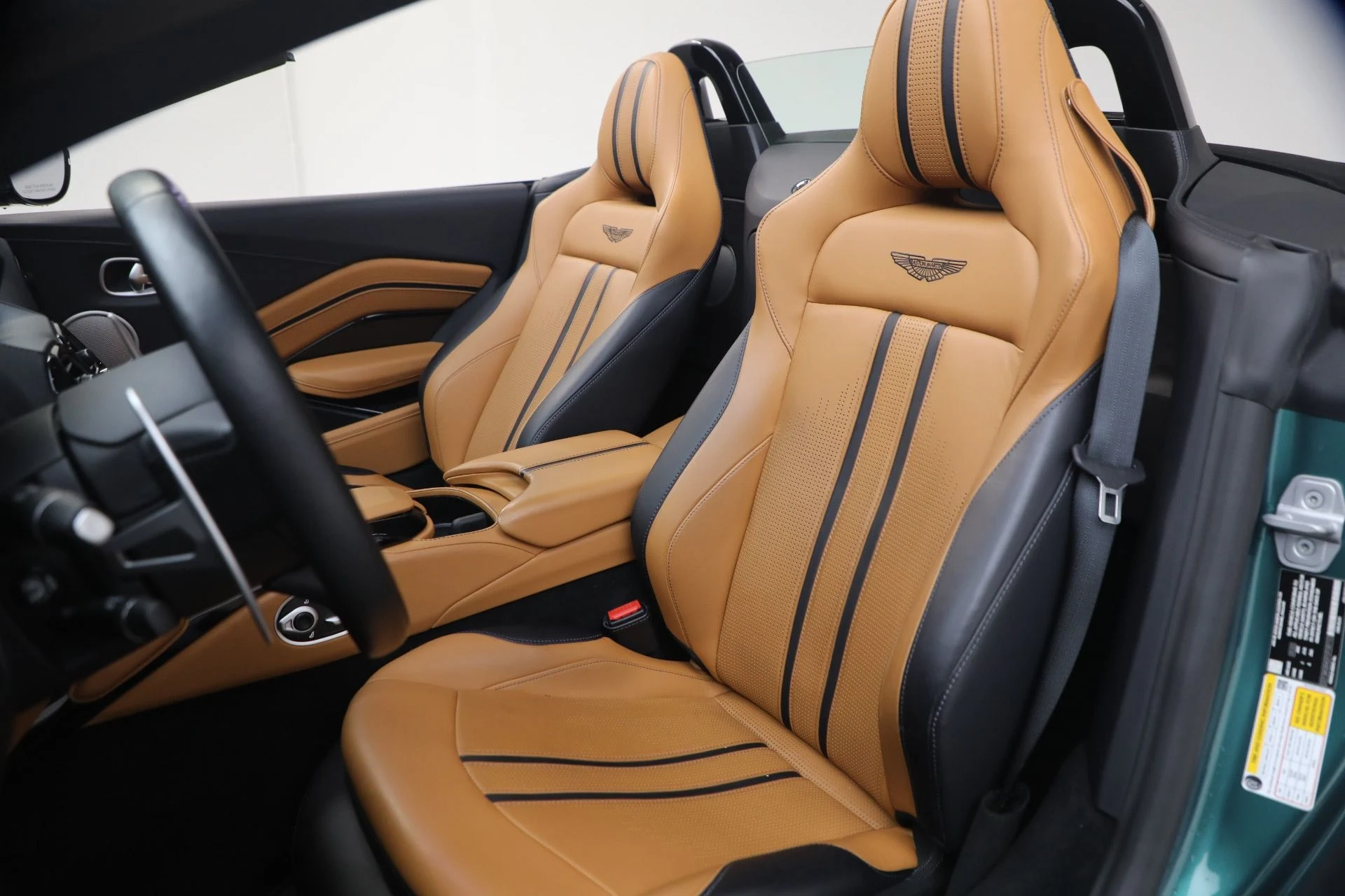 mph029_1680653715_Used_2023_Aston_Martin_Vantage_V8_1791917169_95cdc17fd9