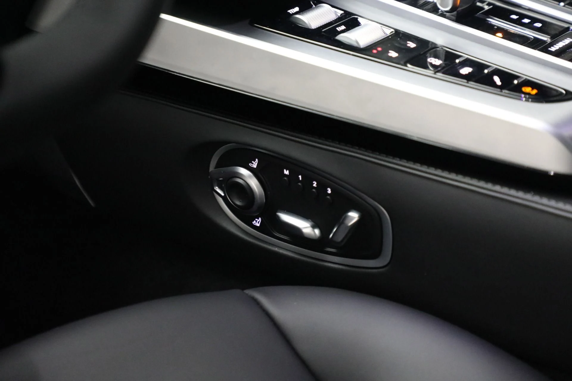 mph029_1692078807_New_2025_Aston_Martin_Vanquish_82a1139ad7