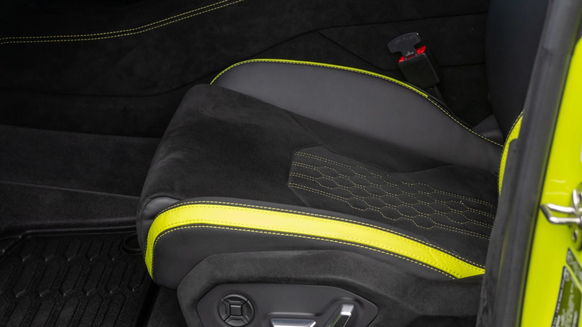 mph029_169662684_Used_2024_Lamborghini_Urus_Performante_1753476181_ee3073e5c5