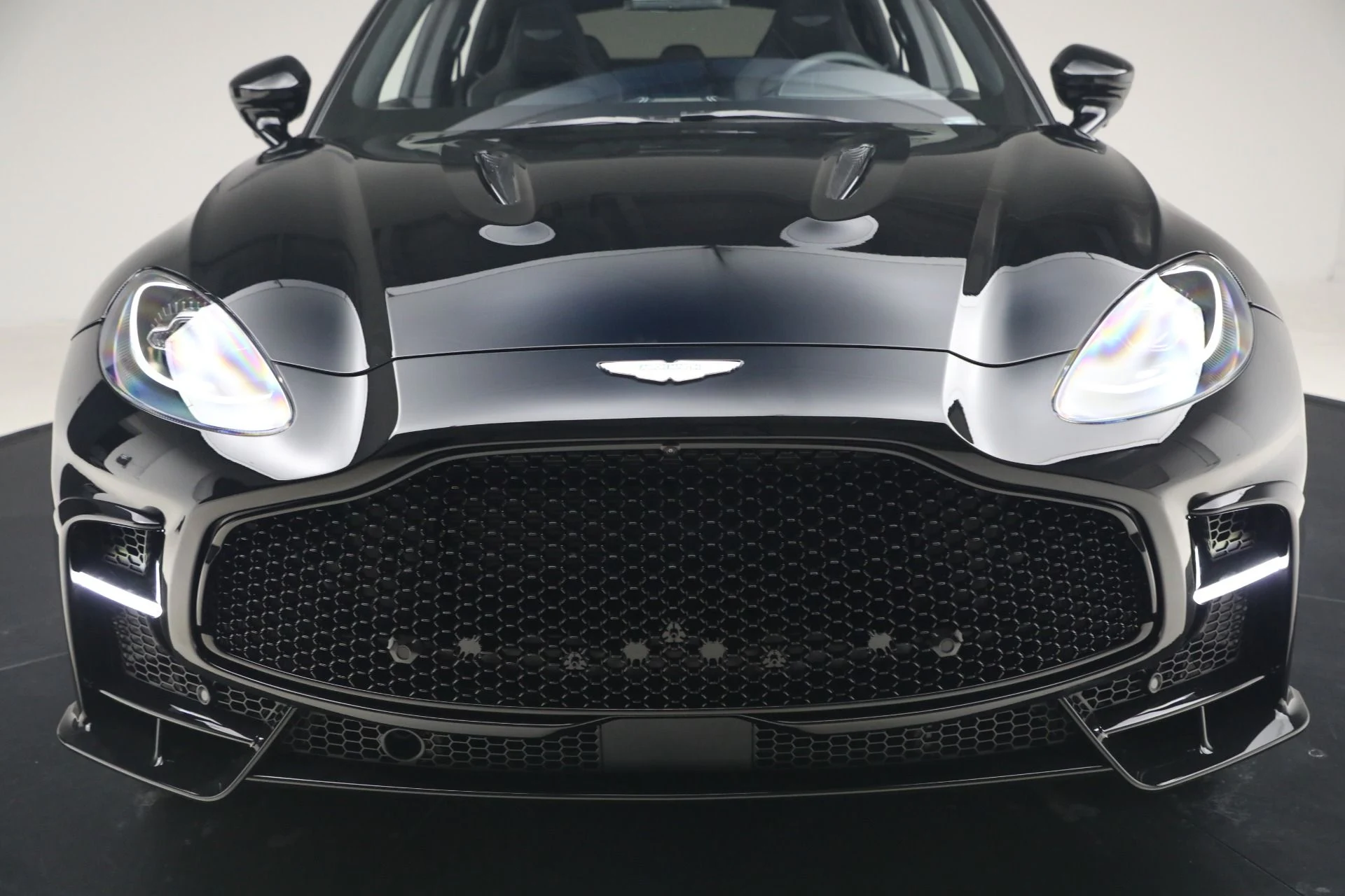 mph029_1698123063_New_2026_Aston_Martin_DBX_S_1771452584_97dd49769e