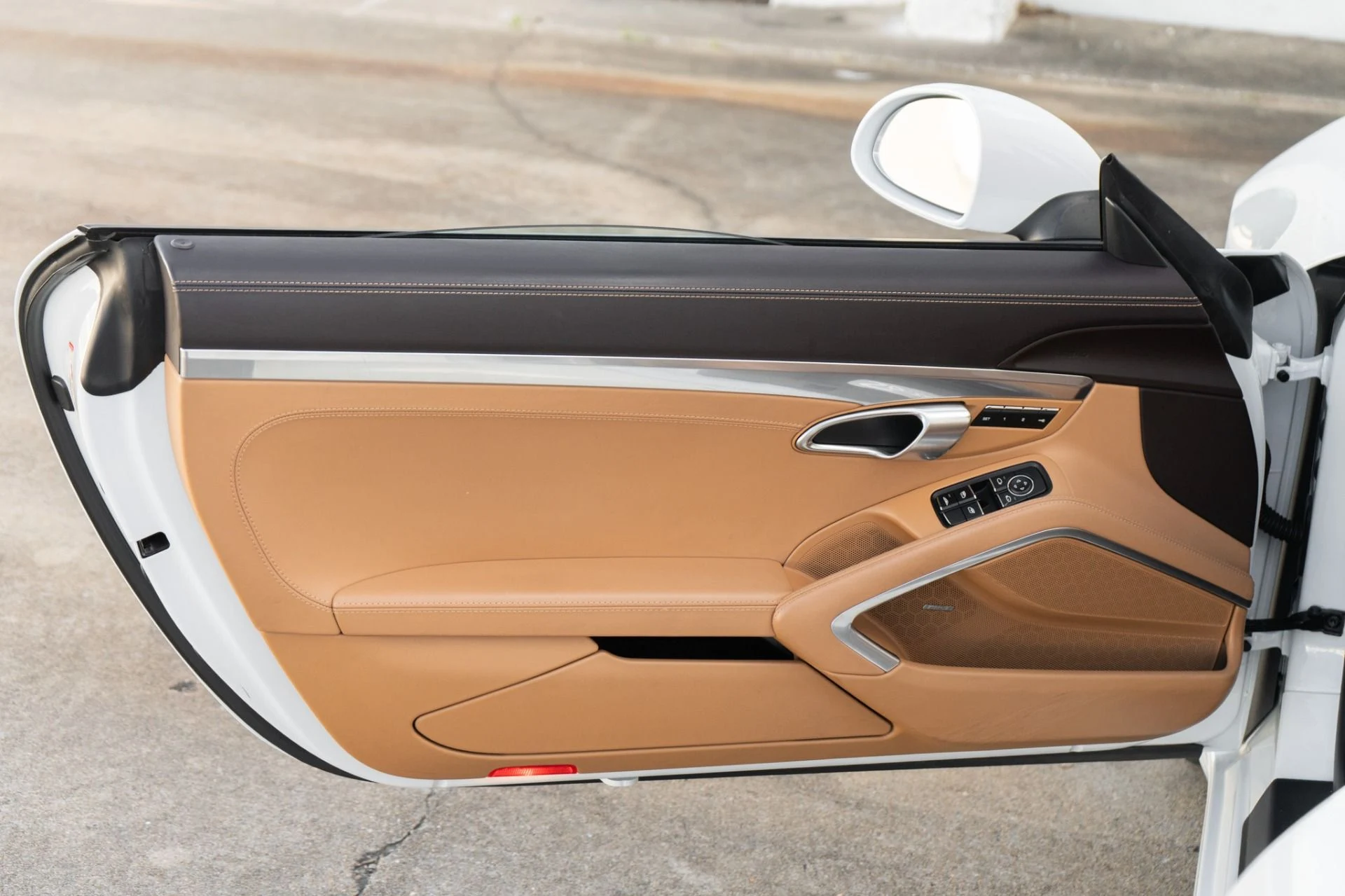 mph029_1702857624_Used_2018_Porsche_911_Carrera_4_S_1775580222_220a0ac494