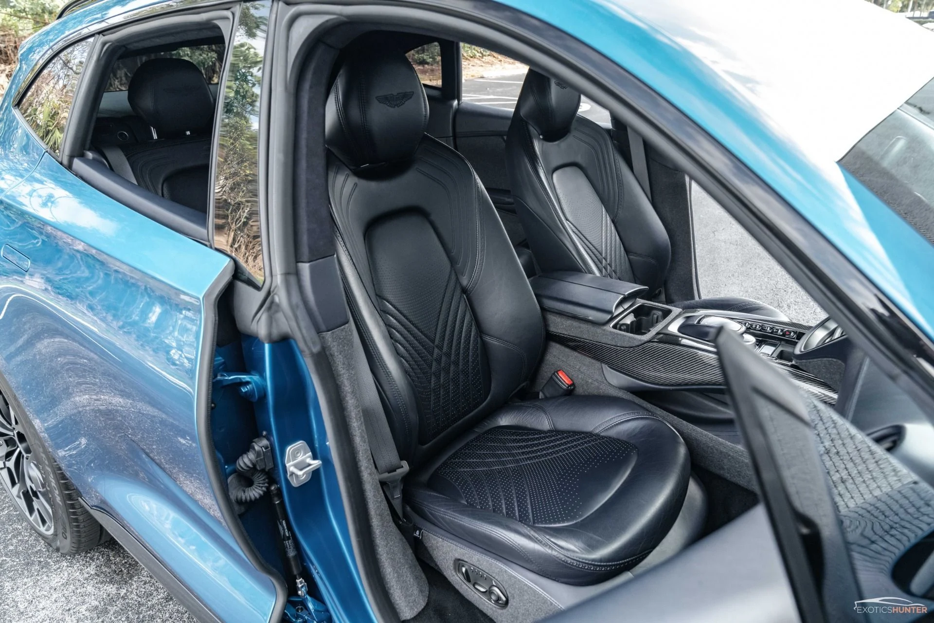 mph029_1709445982_Used_2021_Aston_Martin_DBX_CPO_Aug_2026_w_Special_Order_Exterior_Interior_Black_Pack_1708458533_e763672899