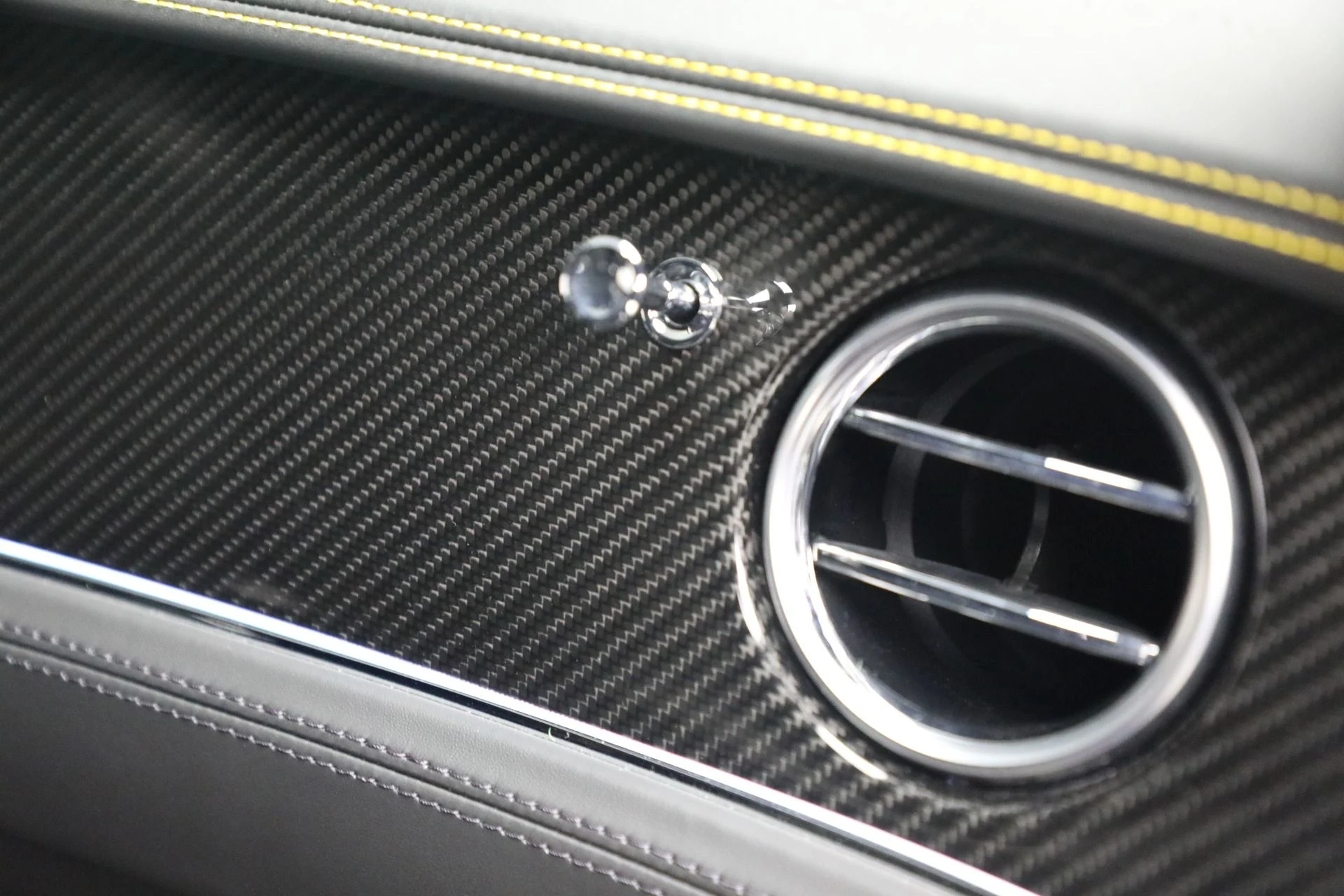 mph029_172140870_Used_2022_Bentley_Continental_GT_Speed_1764630435_5bee1dc1b9