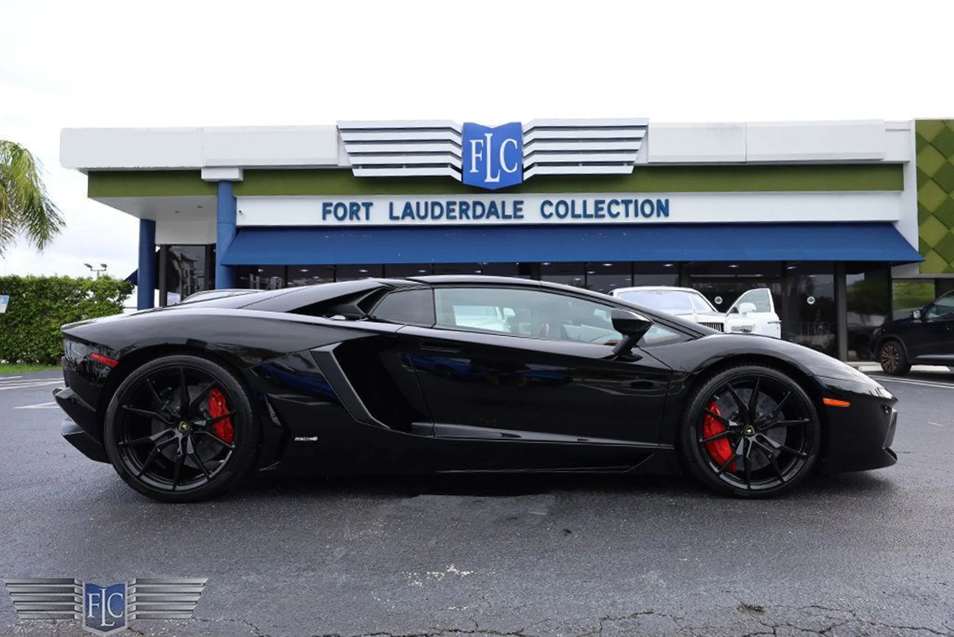 mph029_1722777475_used_2016_lamborghini_aventador_lp7004roadster_6305_22879451_30_1024_fbdd7df83f
