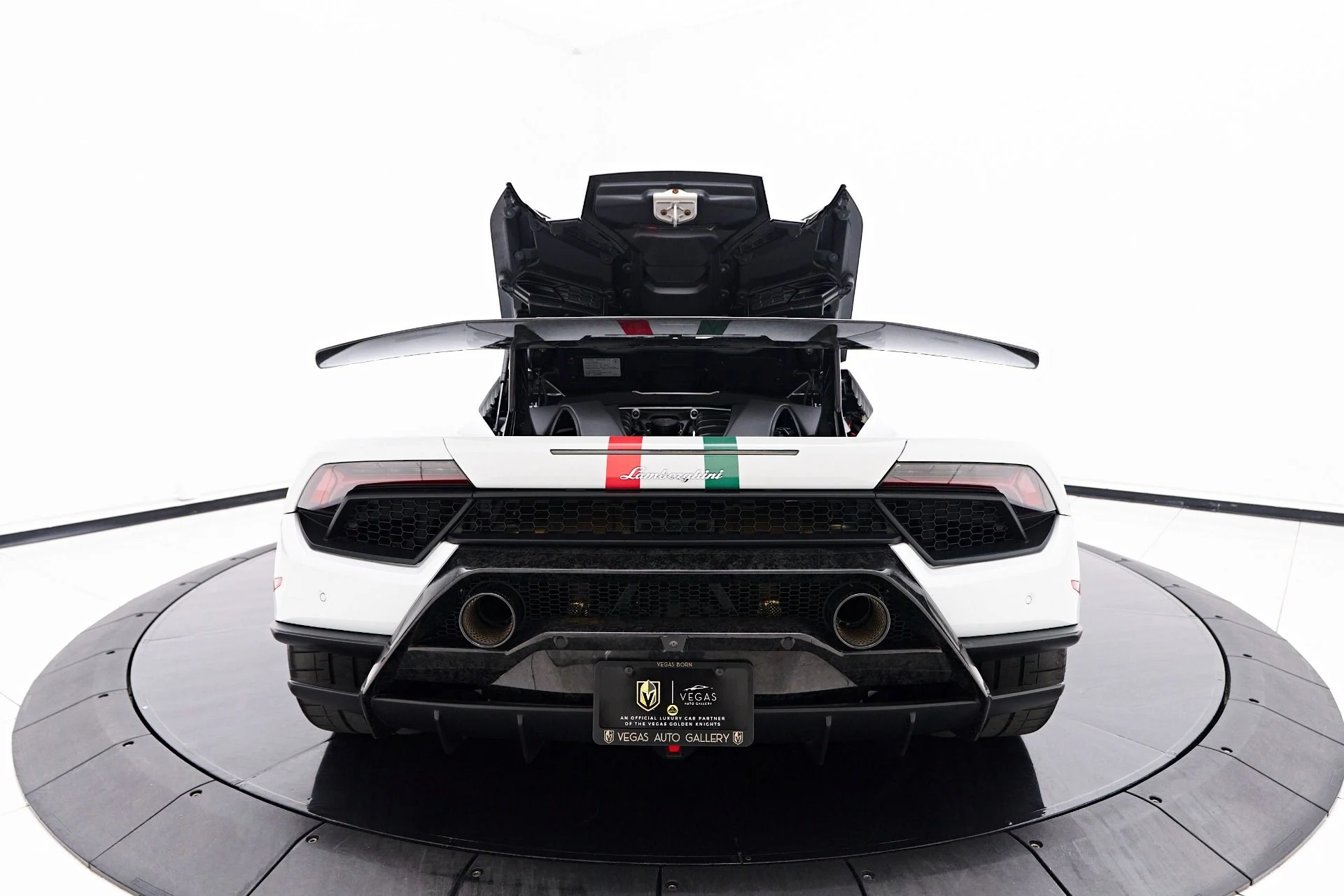 mph029_1723013197_Used_2018_Lamborghini_Huracan_Performante_1754074926_edff182a1a