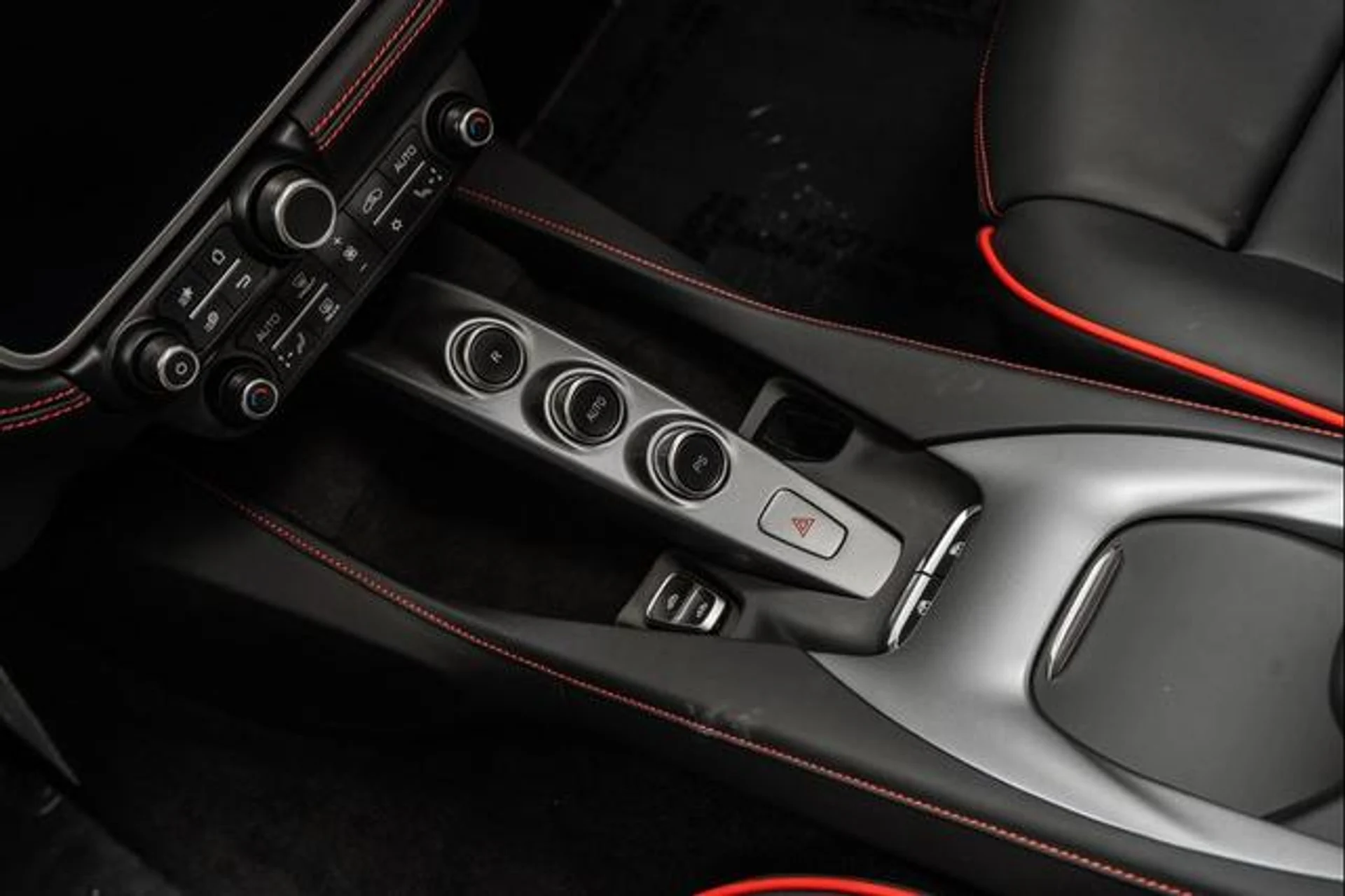 mph029_1725556313_M_Sn_VB_4f_JL_6_W_Do82n_LR_Gu_Gb1_Rq8_U_6daaac1738