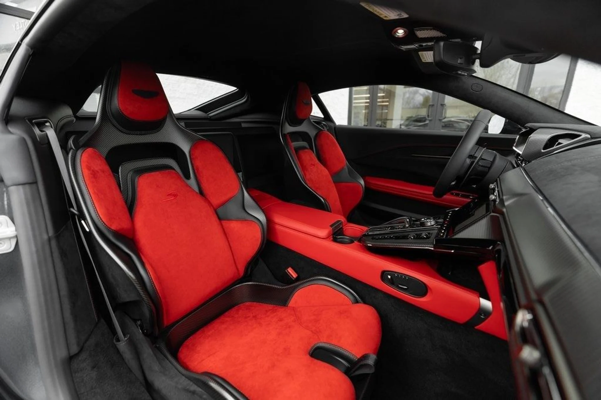 mph029_173137063_409f43f65a3c647a16ca430949d09402x_b4b924f0de