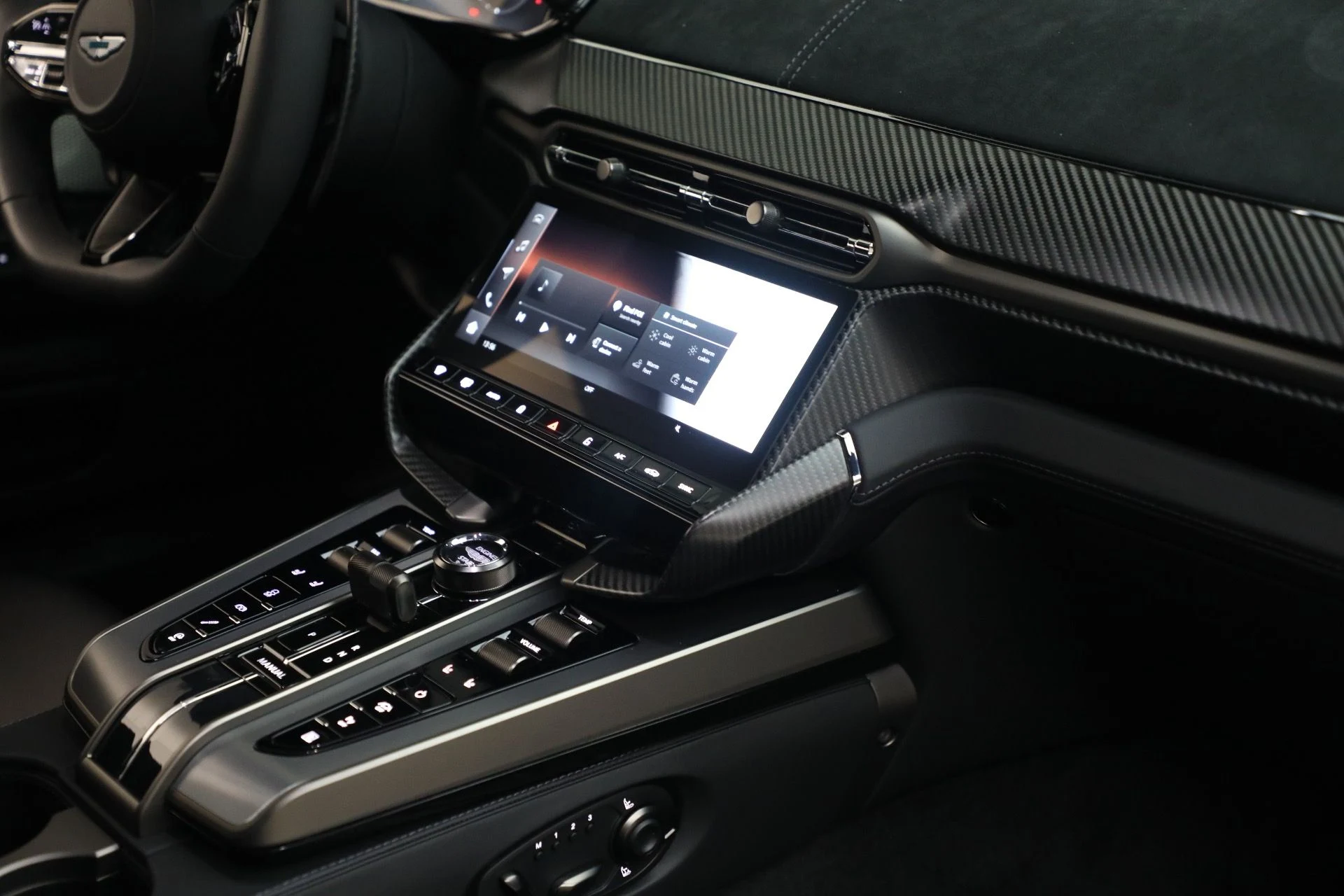 mph029_1738225441_Used_2025_Aston_Martin_Vanquish_3ad671fdcc