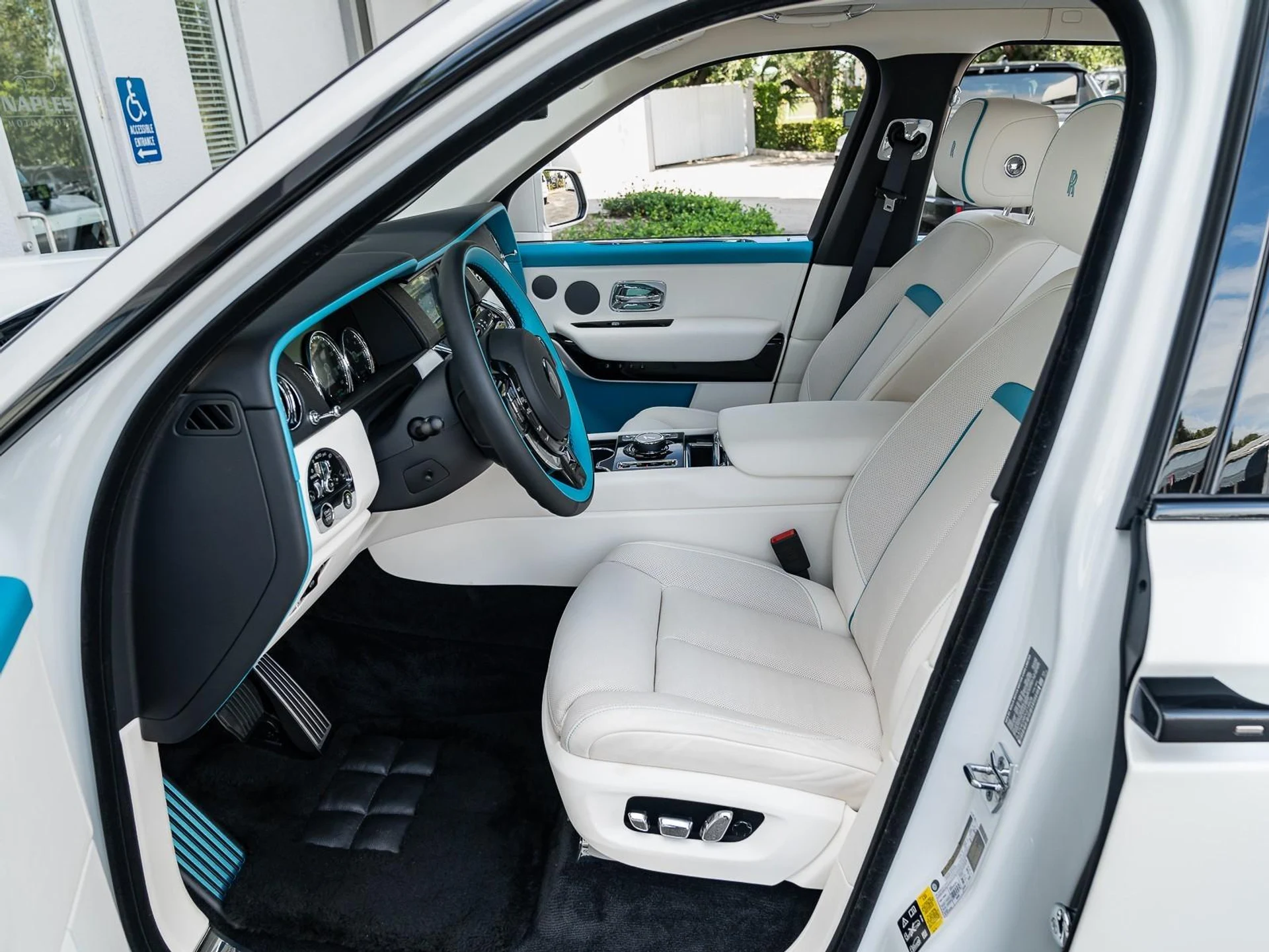 mph029_1739082070_Used_2023_Rolls_Royce_Cullinan_1761685684_55d009902c