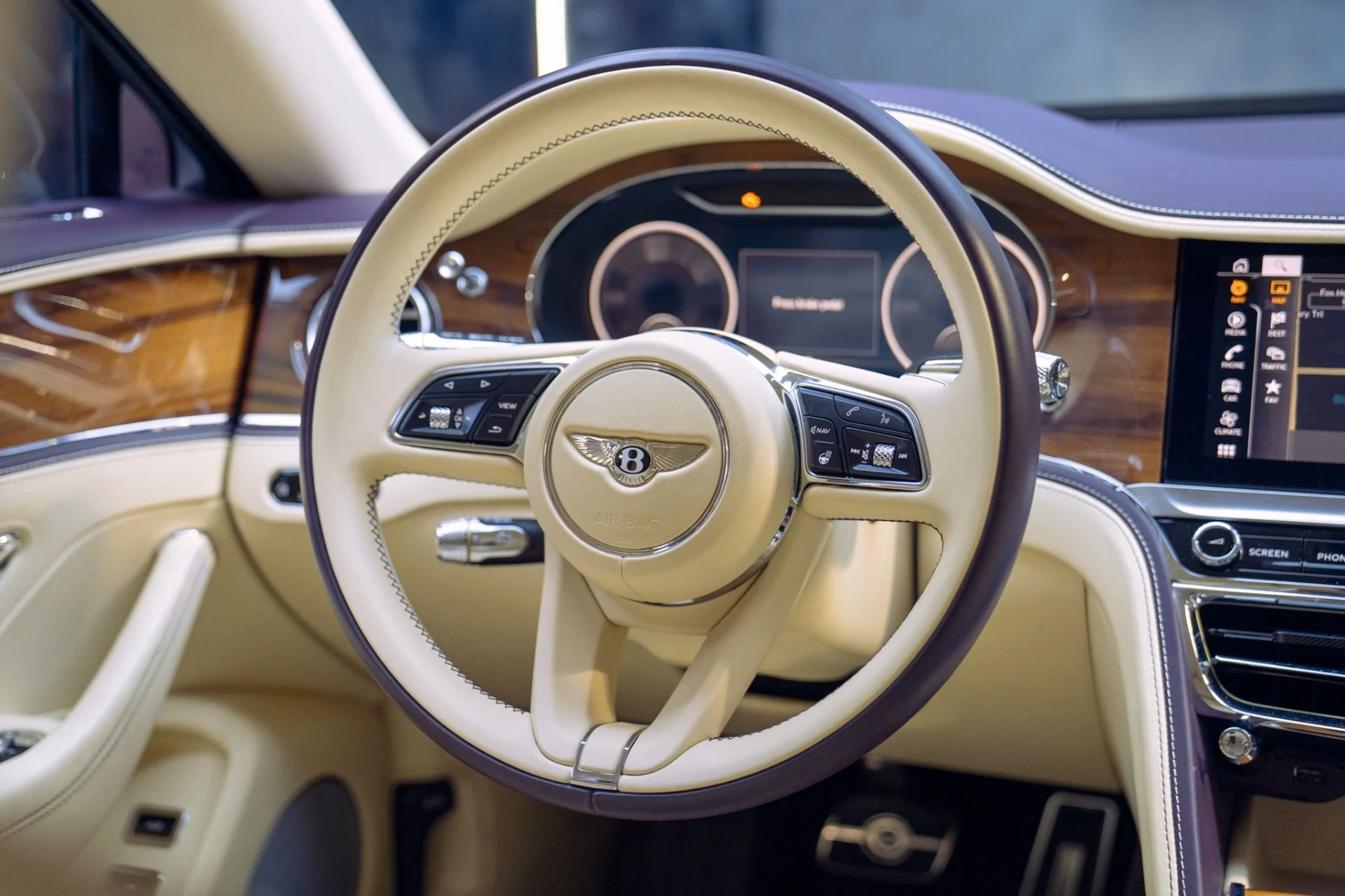 mph029_1752287580_Used_2022_Bentley_Flying_Spur_V8_1790700947_67a1604f9f