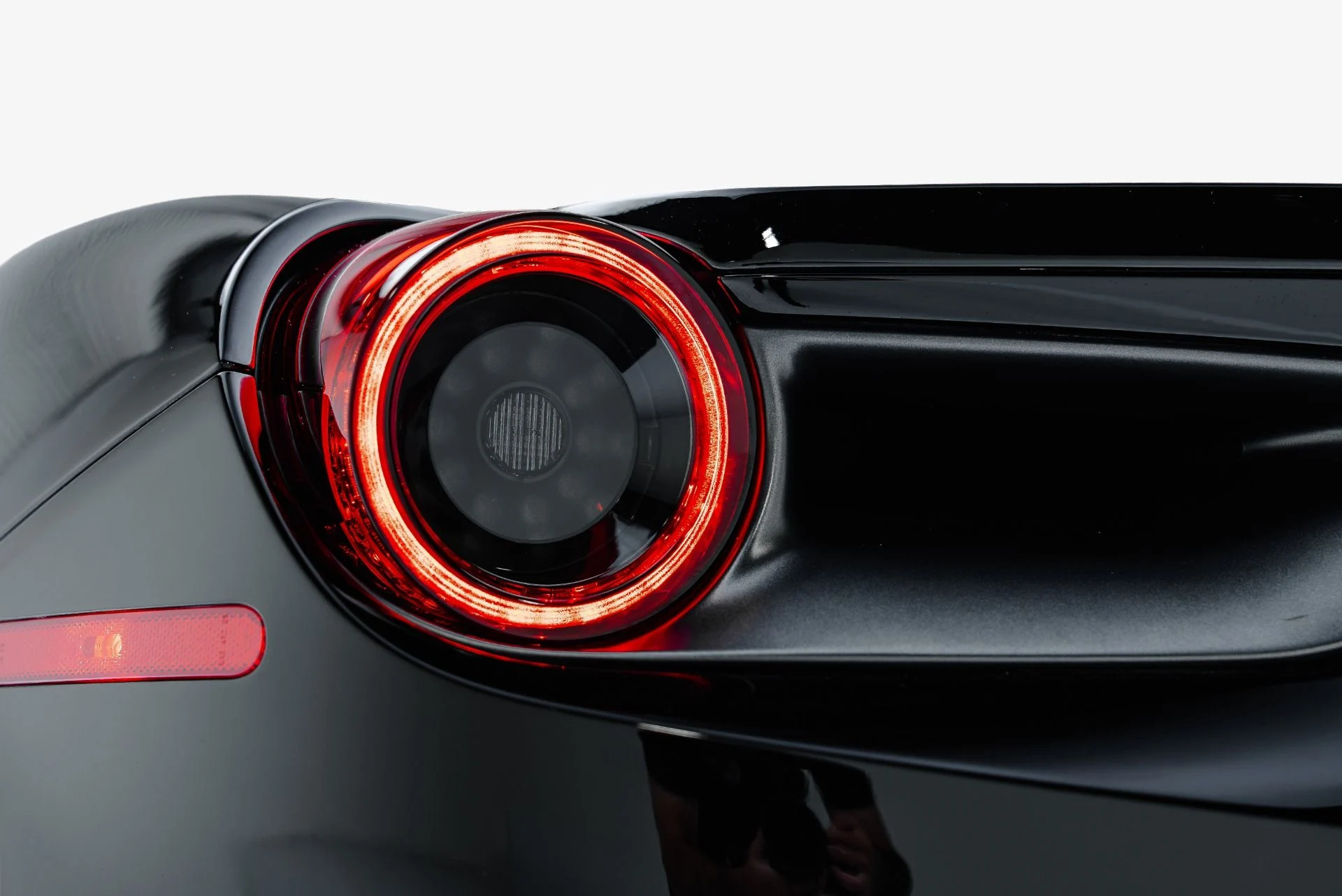 mph029_1753245351_Used_2016_Ferrari_488_GTB_1791929018_5fd19228ad