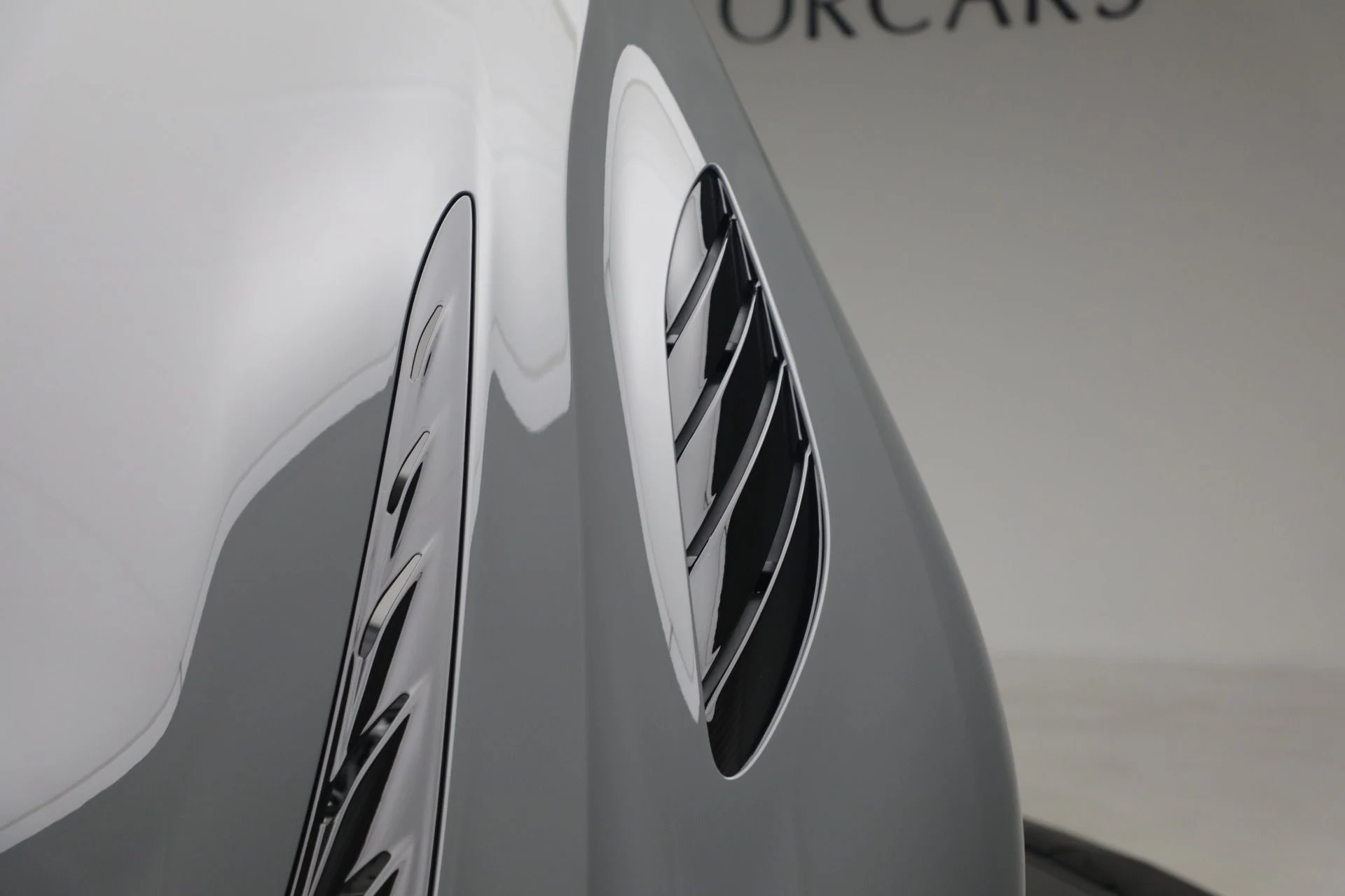 mph029_1756272821_Used_2023_Aston_Martin_DBS_770_Ultimate_1786363414_bde4fa389e