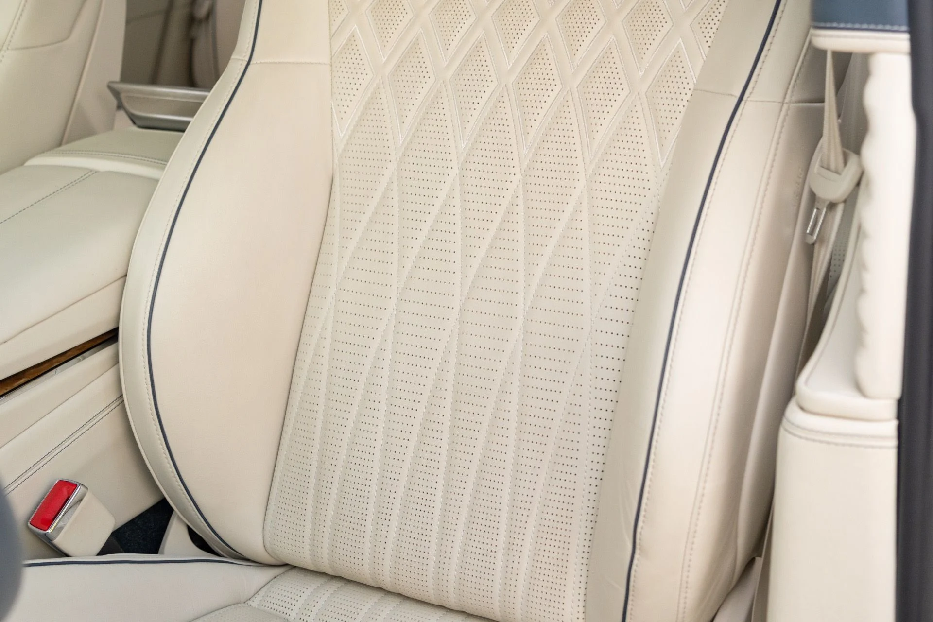 mph029_1762235298_Used_2021_Bentley_Flying_Spur_W12_1764864788_96437d14e5