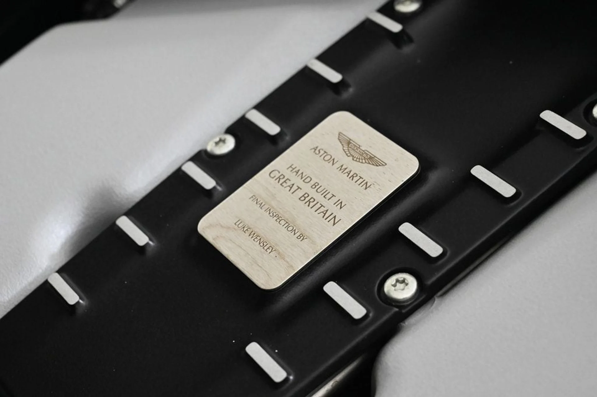 mph029_1768370212_used_2021_aston_martin_dbs_superleggera_11350_22941074_29_1024_fbcca56939